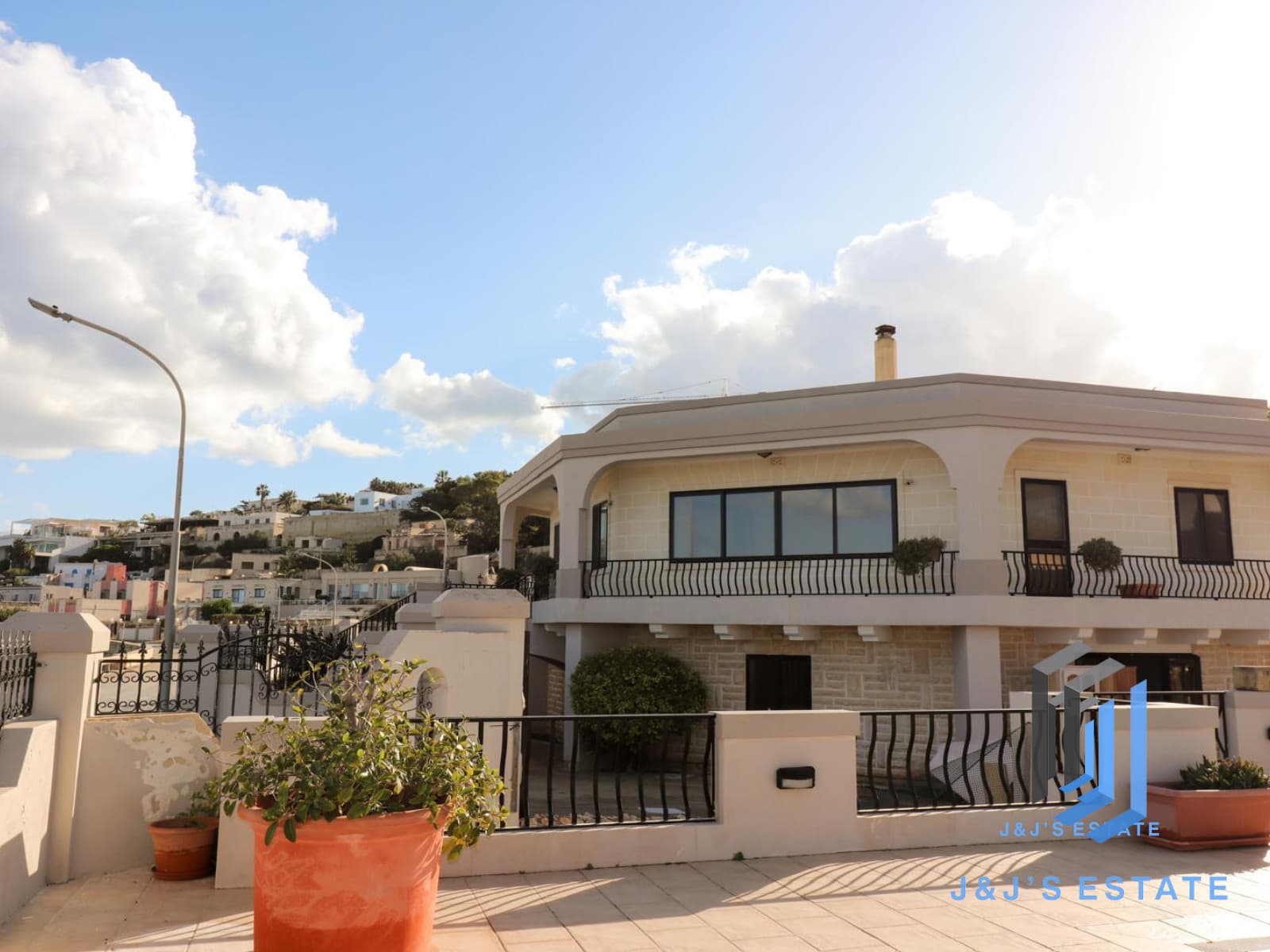 Modern 5-Bedroom Villa with Pool in Mellieha · 9