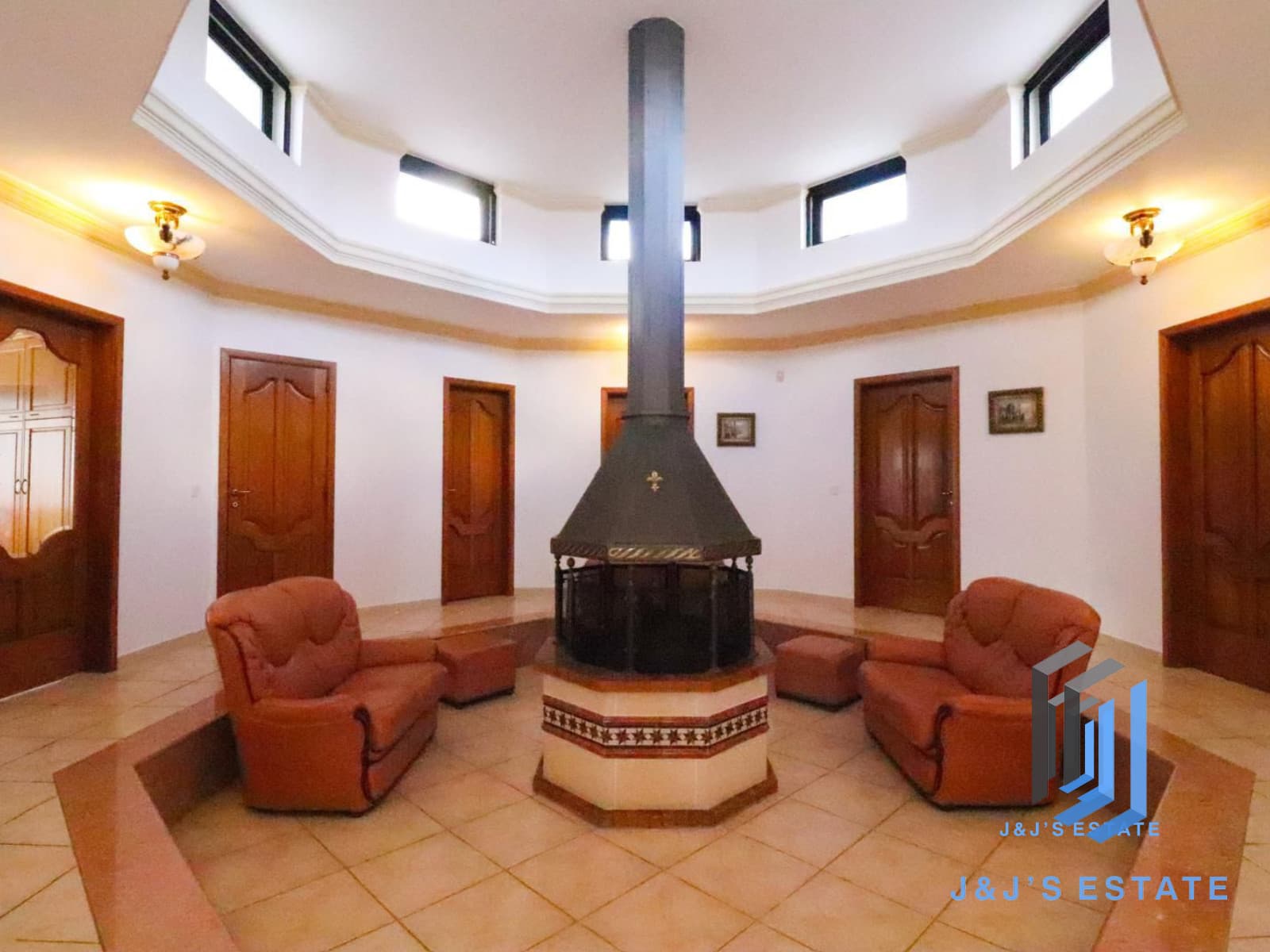 Modern 5-Bedroom Villa with Pool in Mellieha · 12