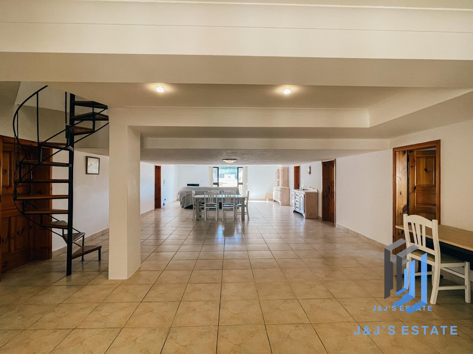 Modern 5-Bedroom Villa with Pool in Mellieha · 16