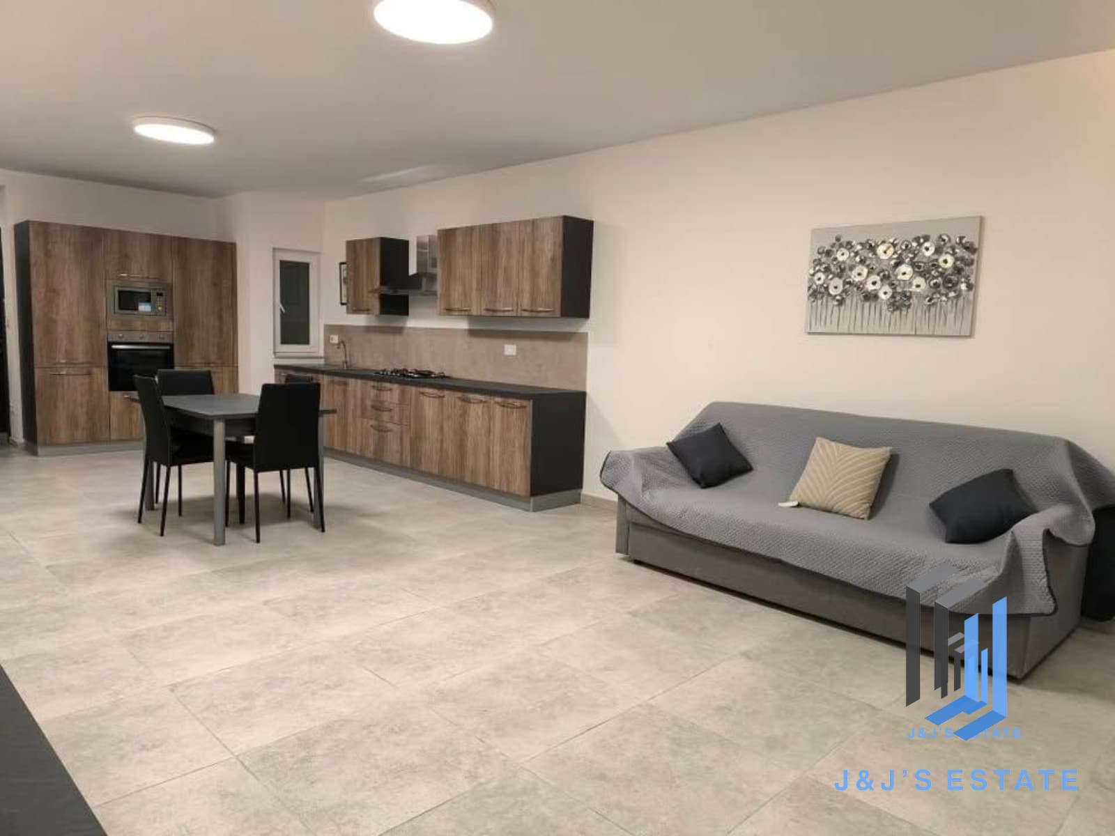 Stylish 2-Bedroom Apartment for Rent in Bugibba · 1