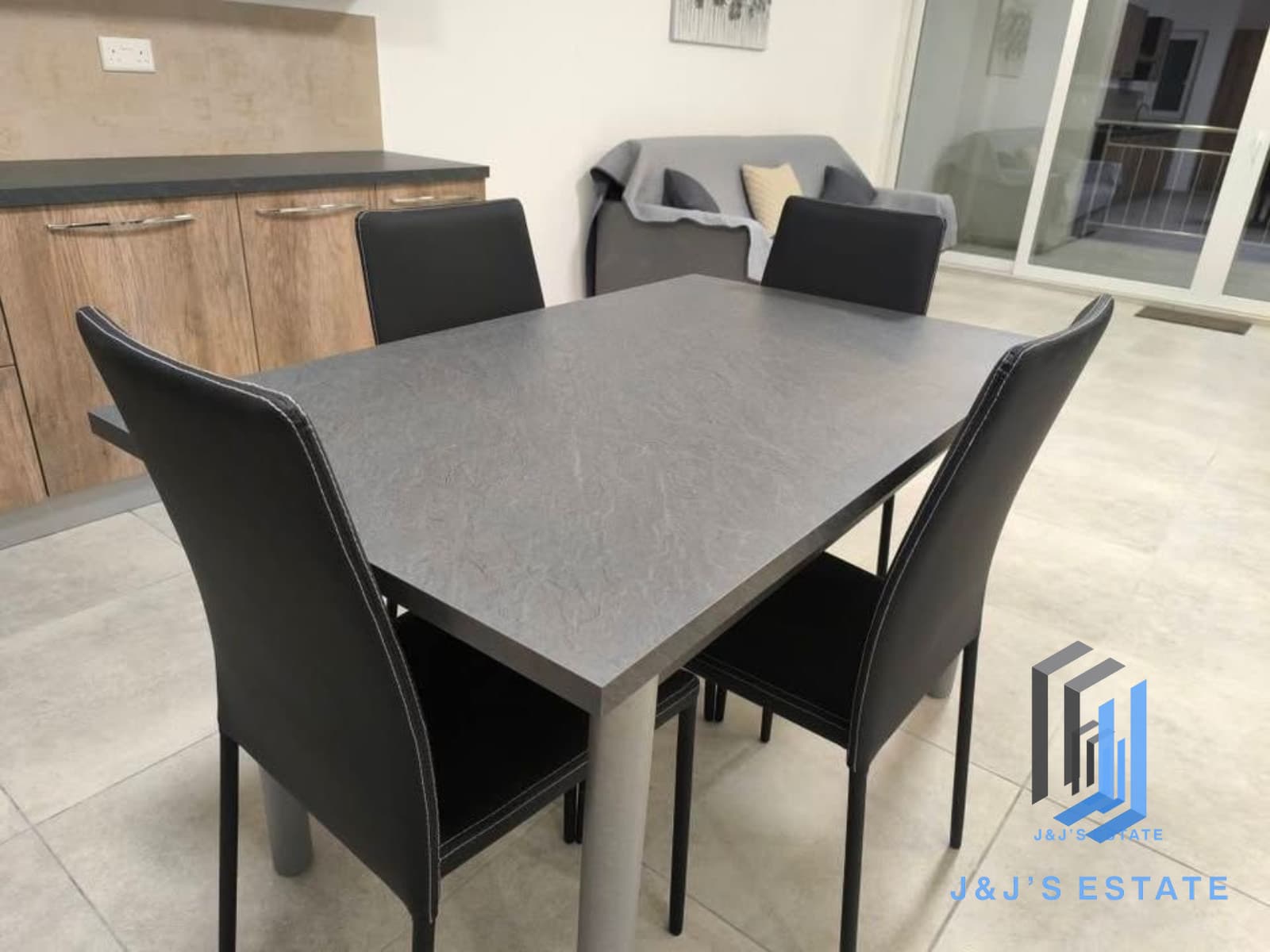 Stylish 2-Bedroom Apartment for Rent in Bugibba · 3