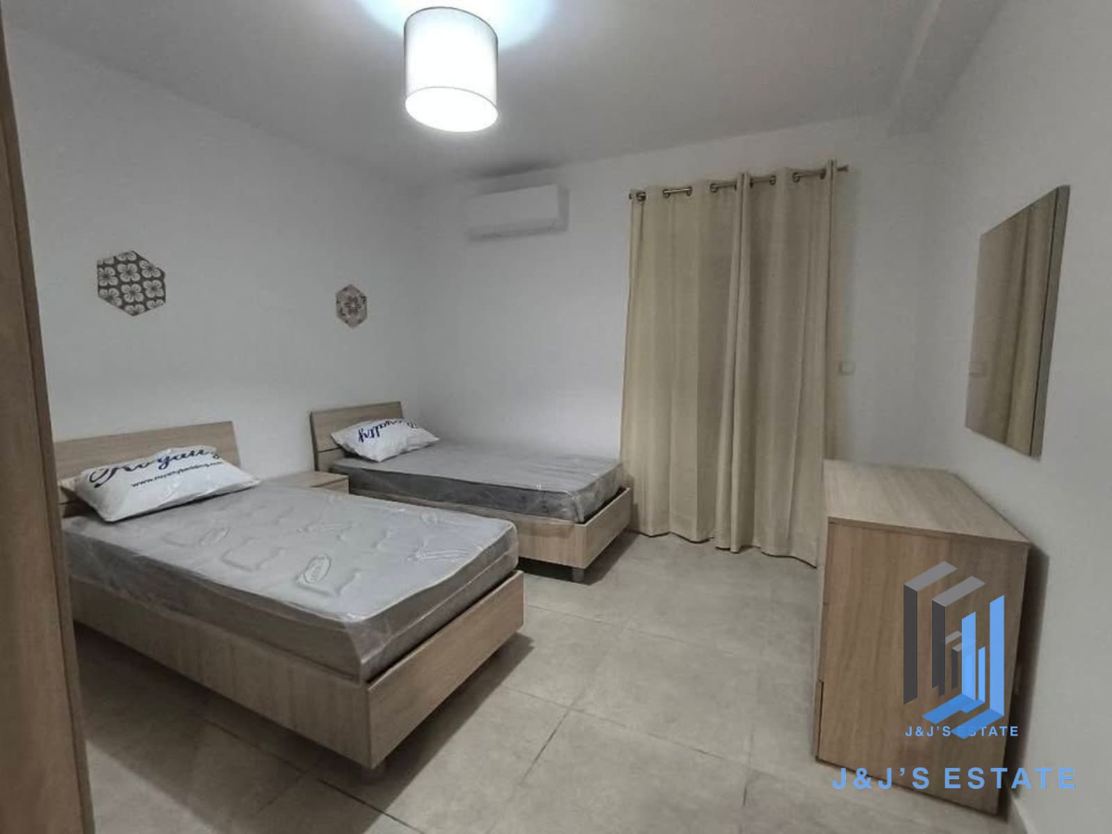 Stylish 2-Bedroom Apartment for Rent in Bugibba · 4