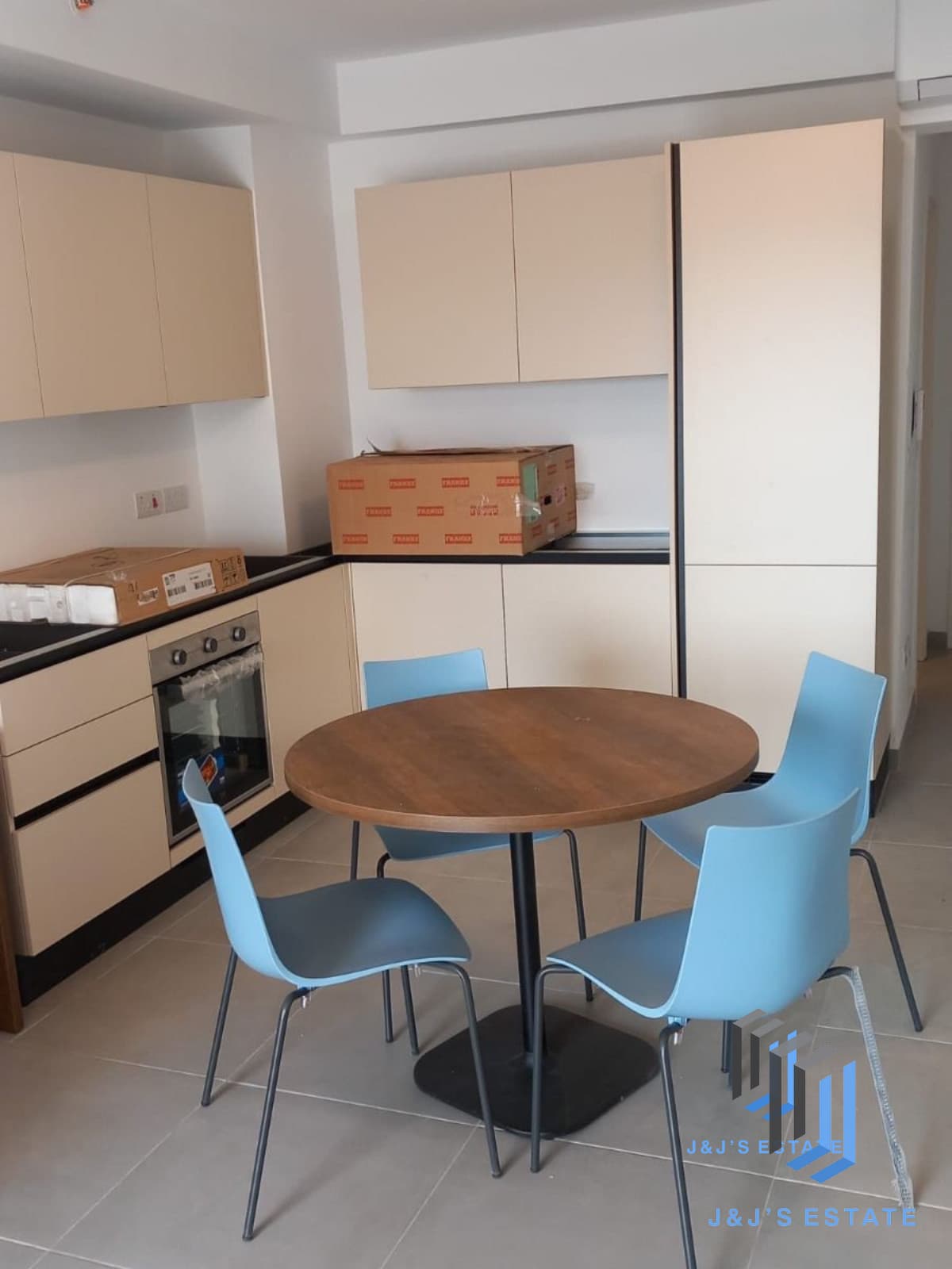 Stylish 2-Bedroom Apartment in St. Julians · 3