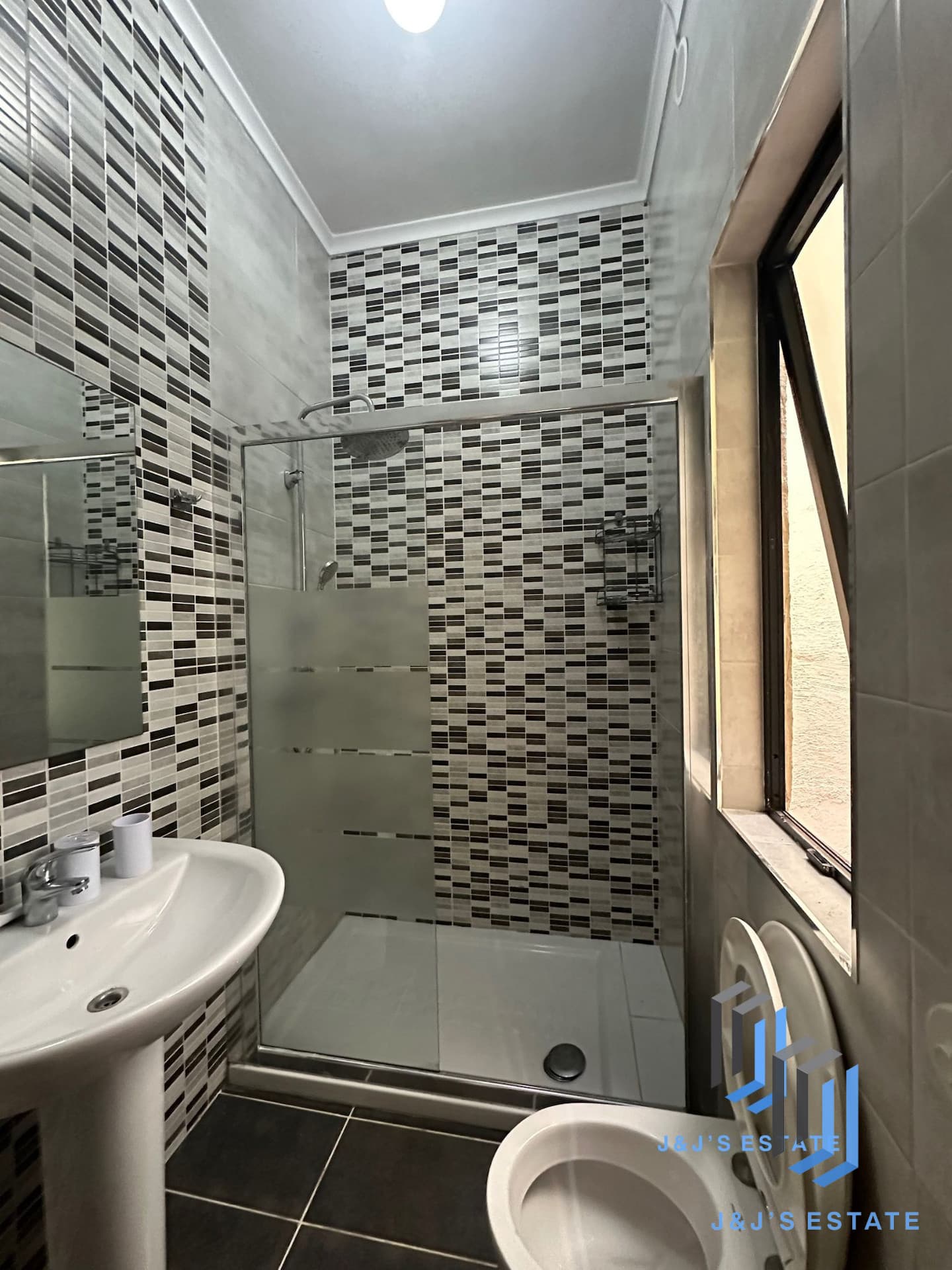 2-Bedroom Apartment for Rent in Sliema · 4