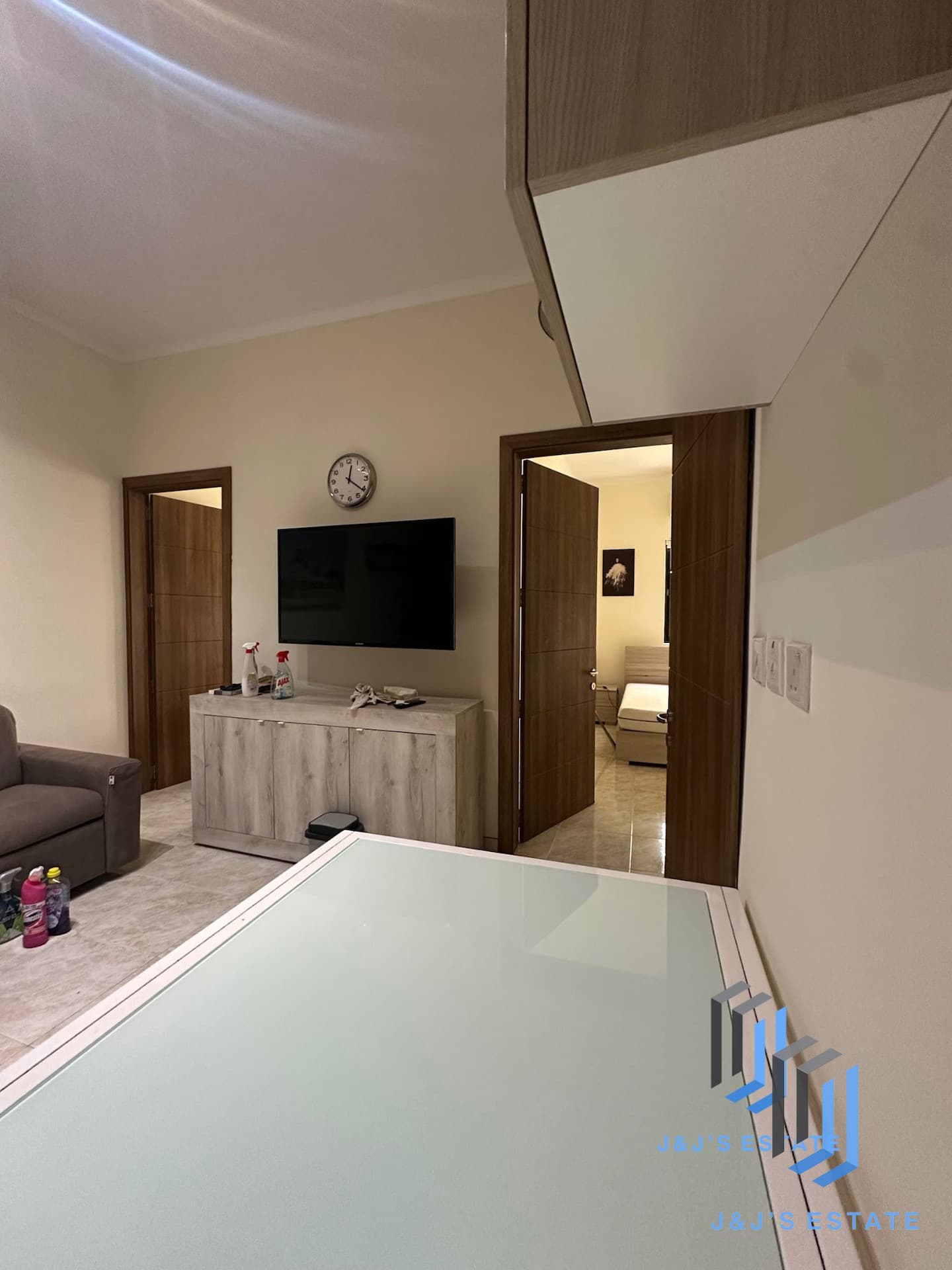 2-Bedroom Apartment for Rent in Sliema · 5