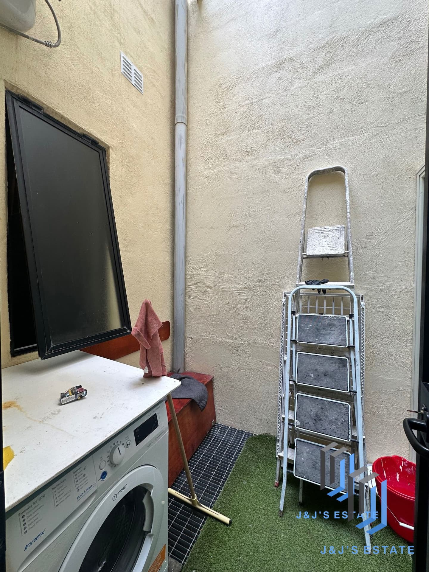 2-Bedroom Apartment for Rent in Sliema · 9
