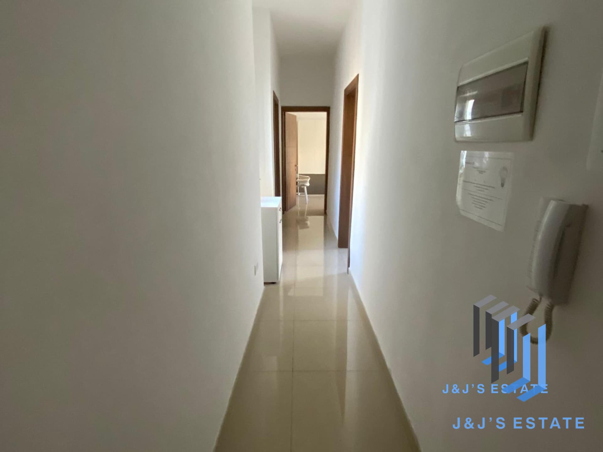 Bright & Modern 3-Bedroom Corner Apartment in St Julian's · 11