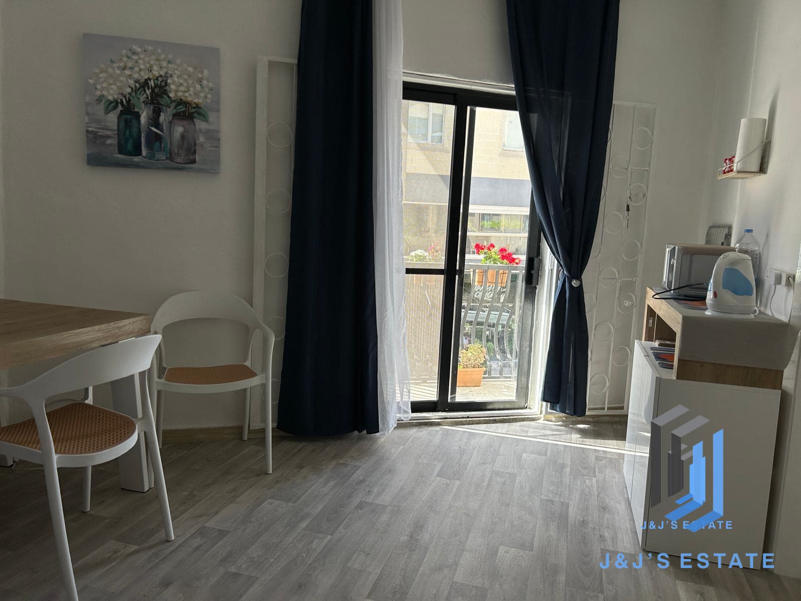 Bright & Modern 1-Bedroom Apartment in Msida · 7