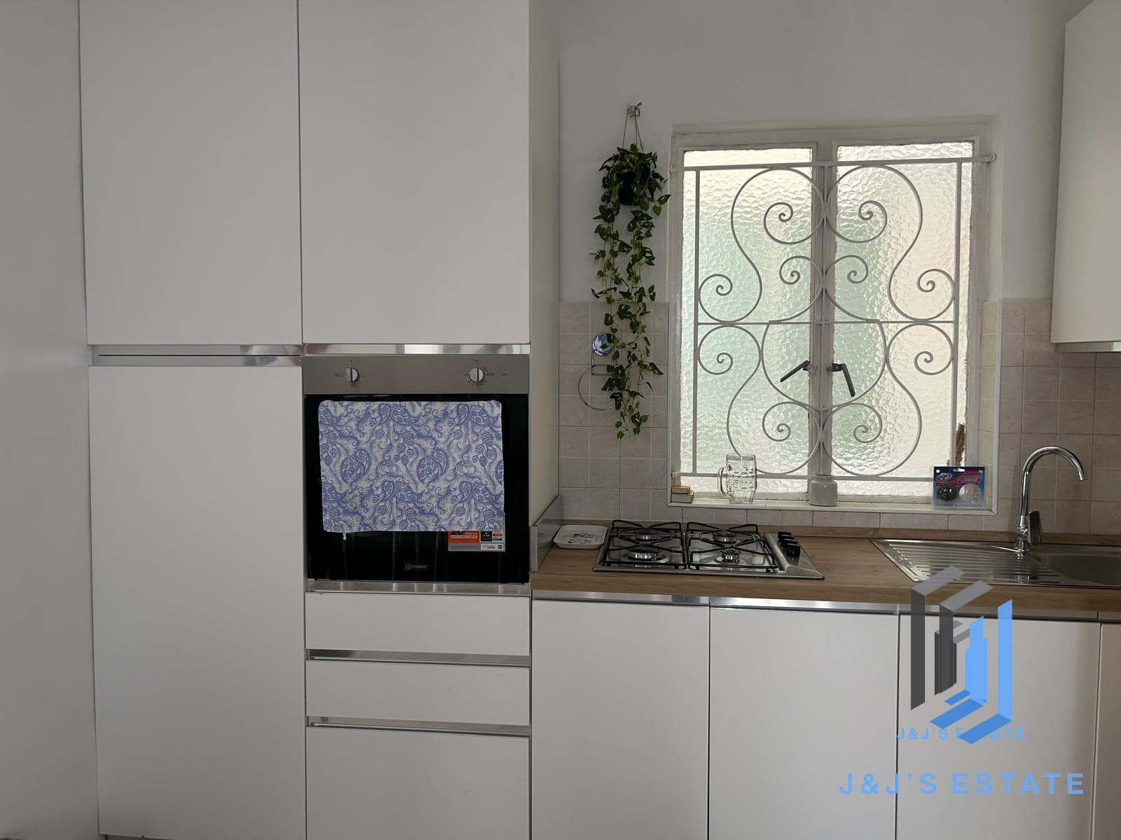 Bright & Modern 1-Bedroom Apartment in Msida · 10