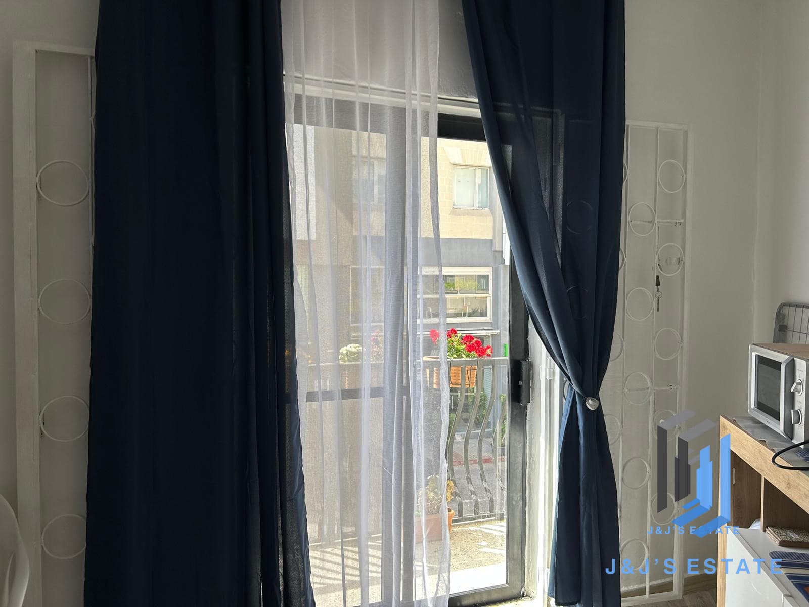 Bright & Modern 1-Bedroom Apartment in Msida · 11