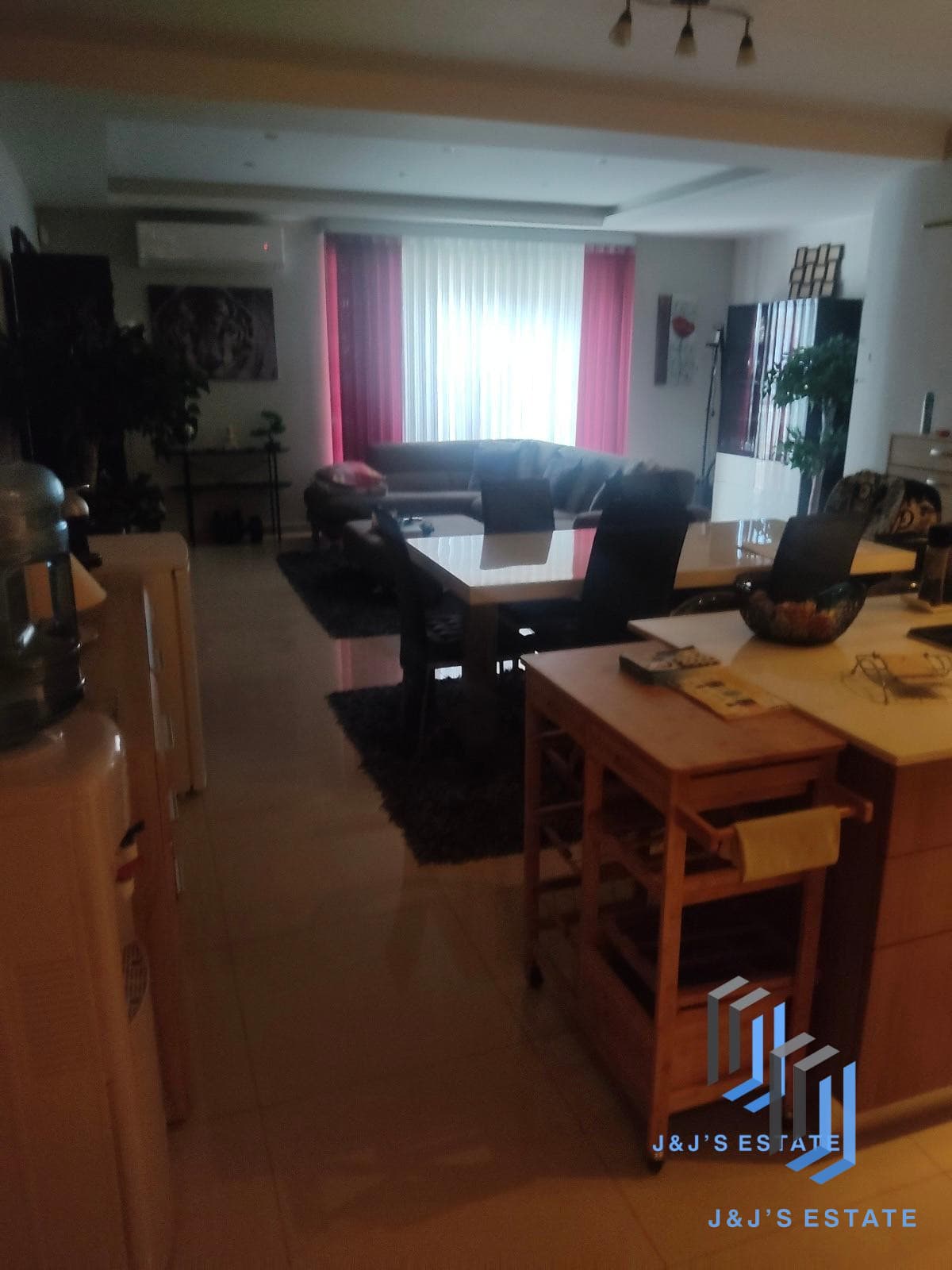 Bright & Spacious 3-Bedroom Apartment in Iklin · 10