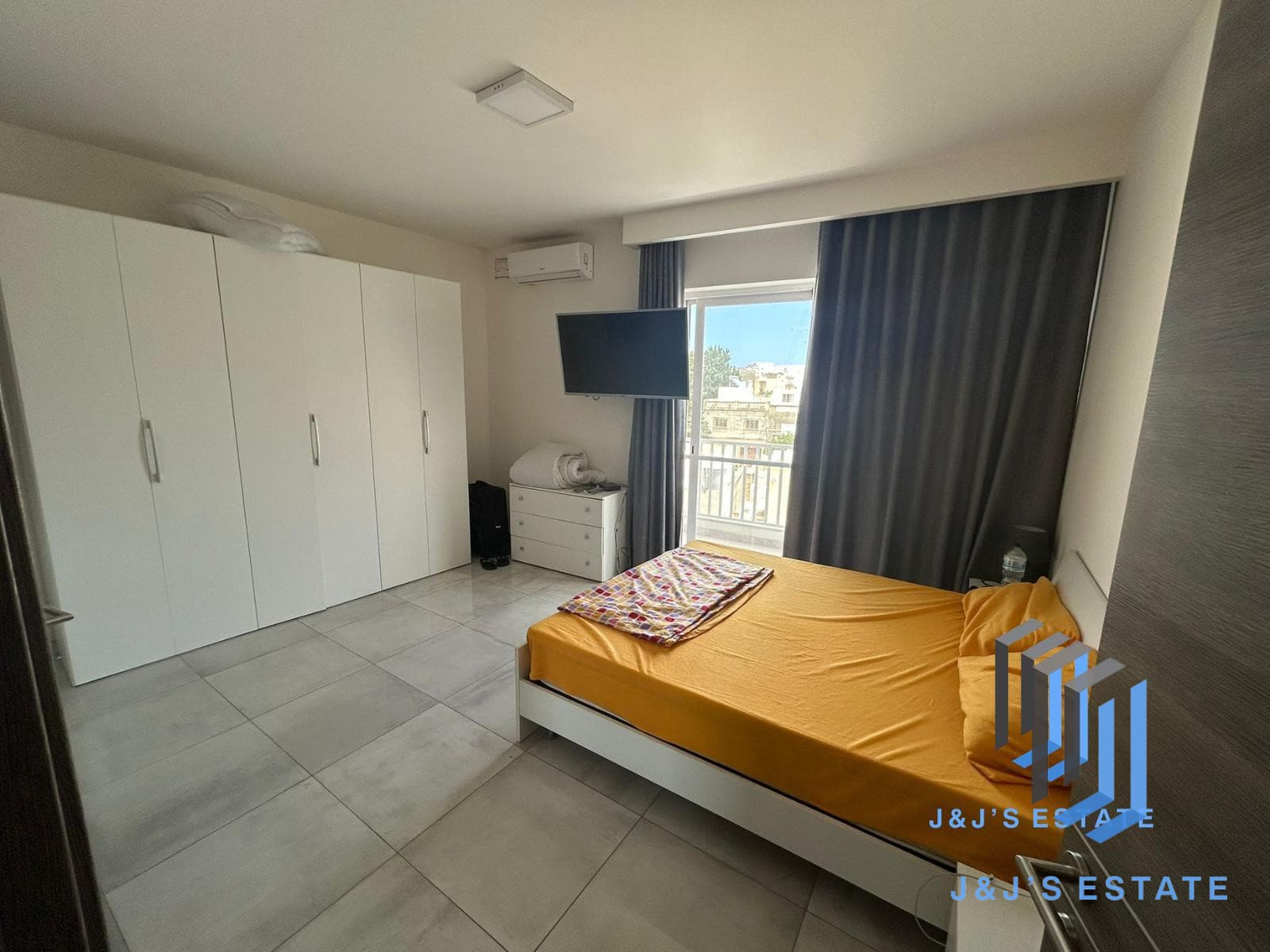 Bright & Spacious 3-Bedroom Apartment in Iklin · 8