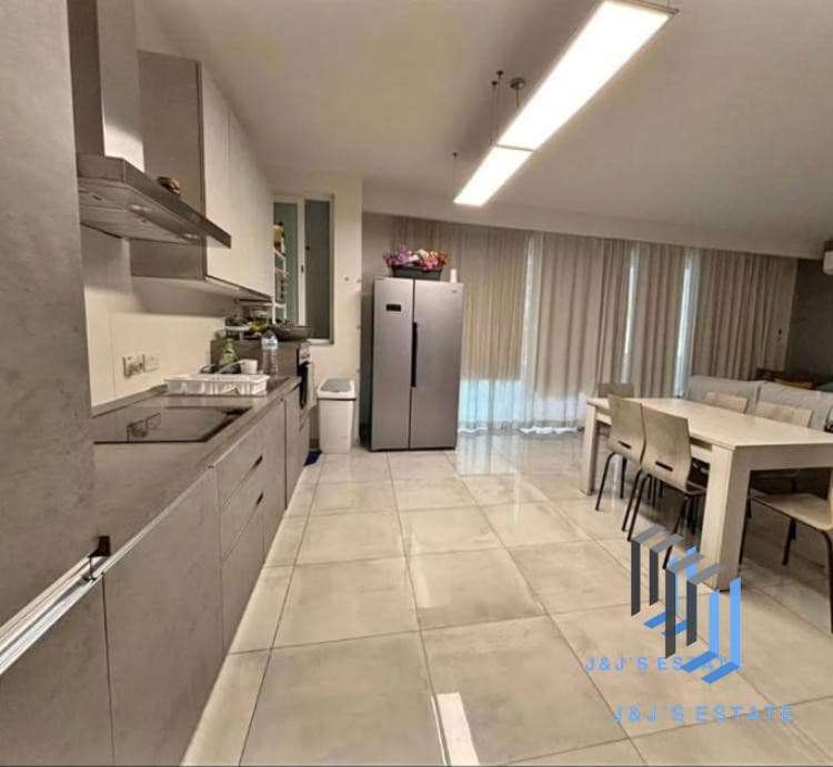 Bright & Spacious 3-Bedroom Apartment in Iklin · 10