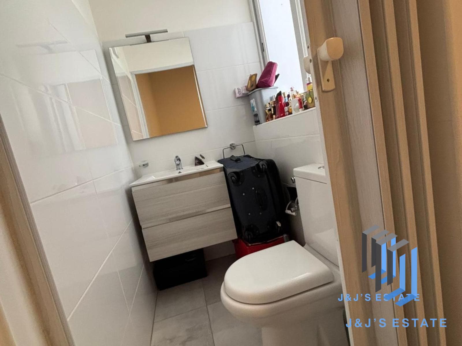 Bright & Spacious 3-Bedroom Apartment in Iklin · 14