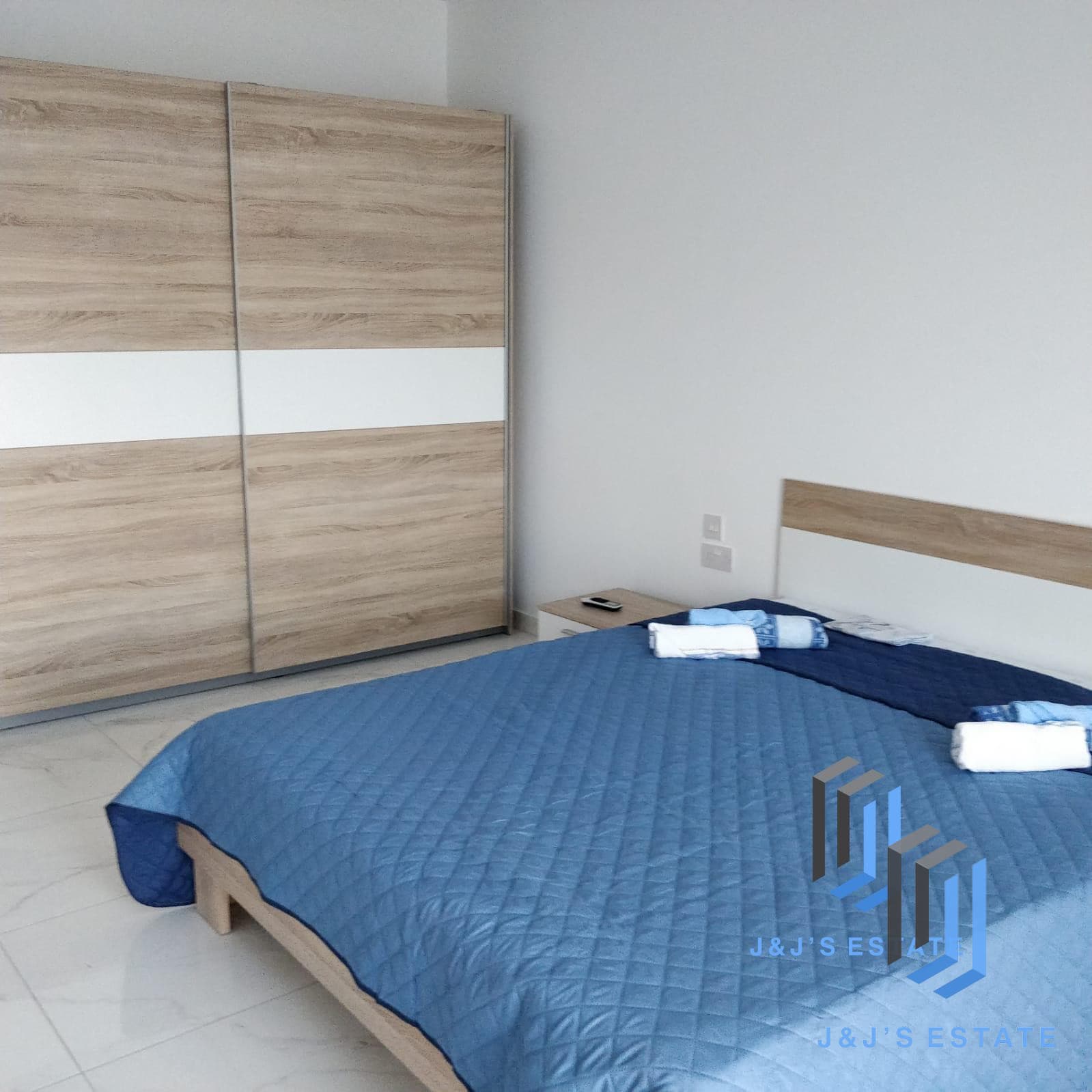 Modern 3-Bedroom Penthouse with Terrace in Gzira · 9
