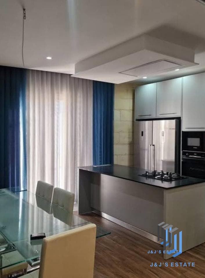 Modern 2-Bedroom Maisonette with Roof & Balcony in Qormi · 5