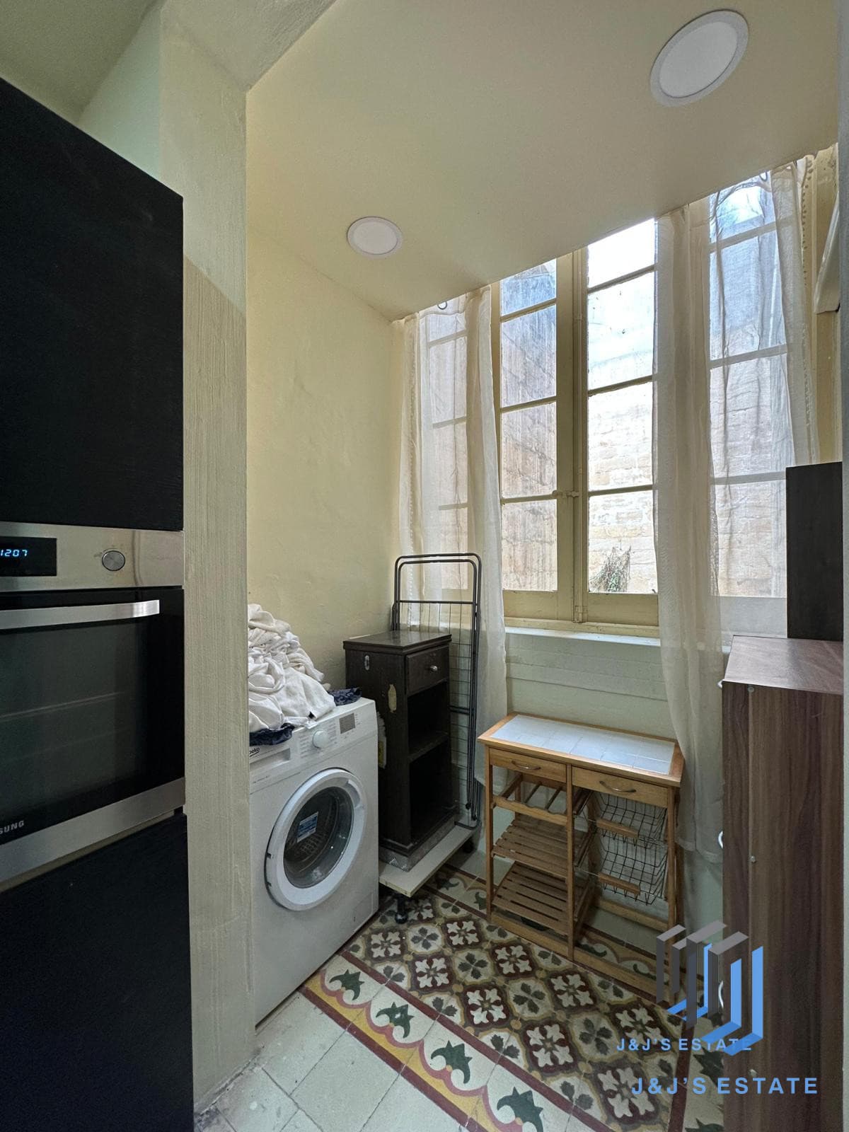 Modern 2-Bedroom Apartment in the Heart of Sliema · 8