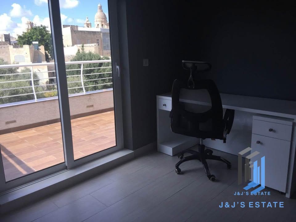 Beautiful Large Penthouse Overlooking a Garden in Siggiewi · 6