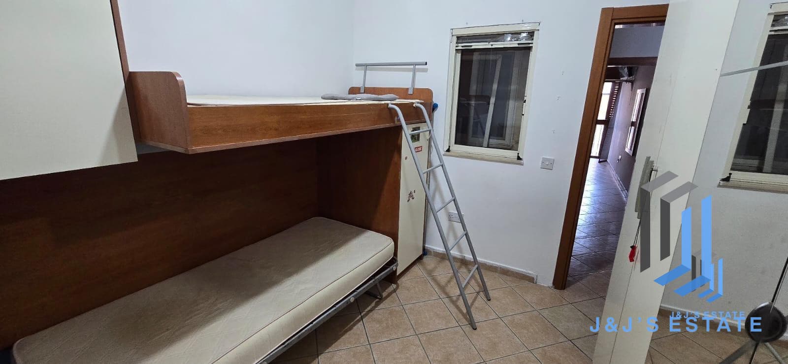 Two-bedroom apartment with private roof in Birżebbuġa · 3