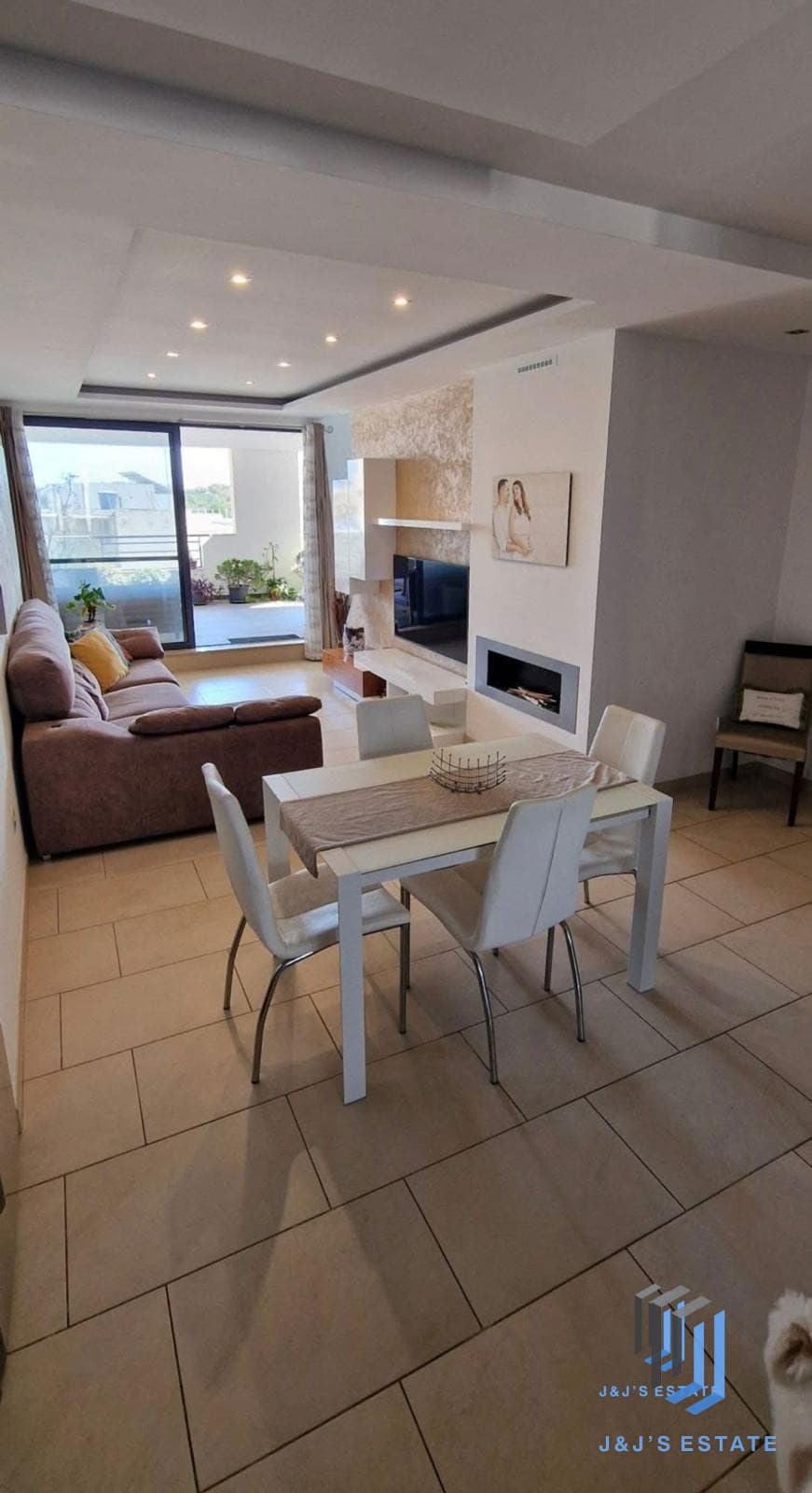 Bright & Spacious 3-Bedroom Apartment in Kalkara · 2