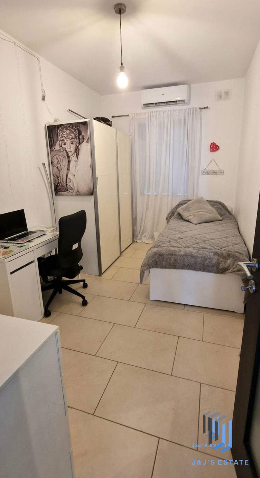 Bright & Spacious 3-Bedroom Apartment in Kalkara · 6
