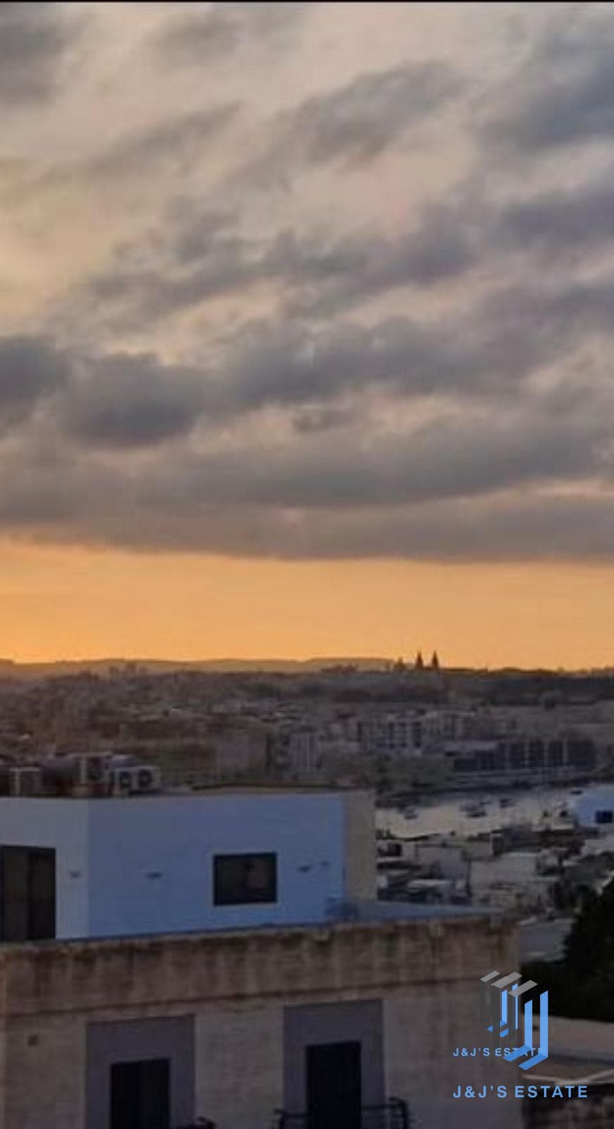 Bright & Spacious 3-Bedroom Apartment in Kalkara · 10