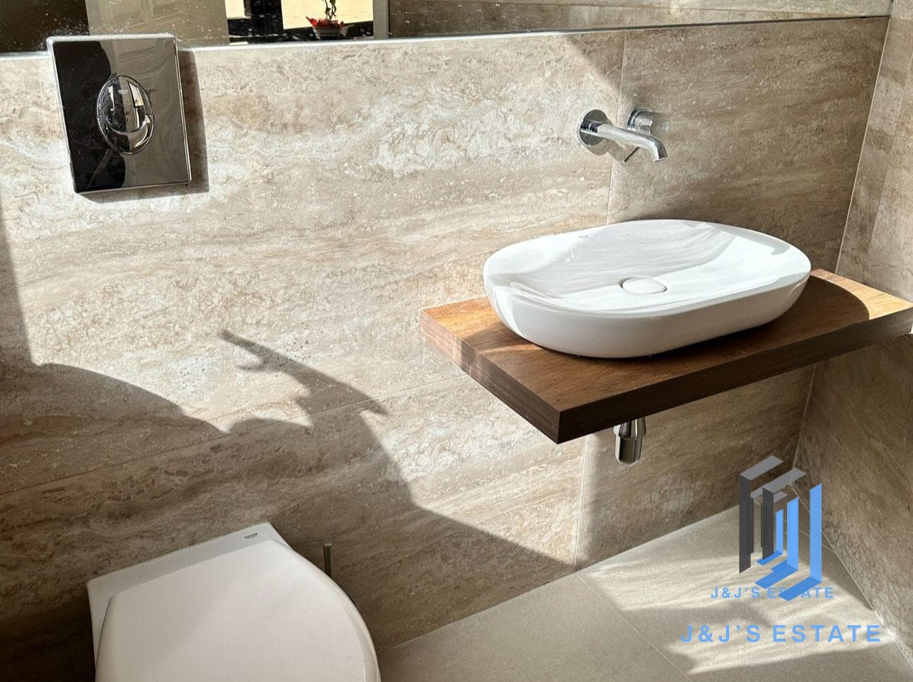 Modern 2-Bedroom Penthouse in Central Sliema · 4