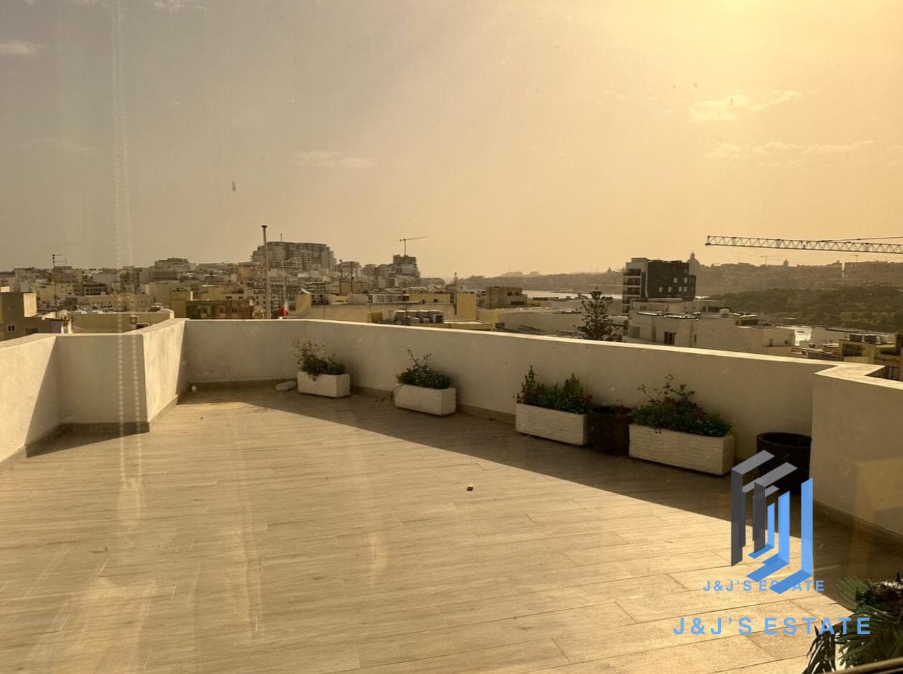 Modern 2-Bedroom Penthouse in Central Sliema · 8