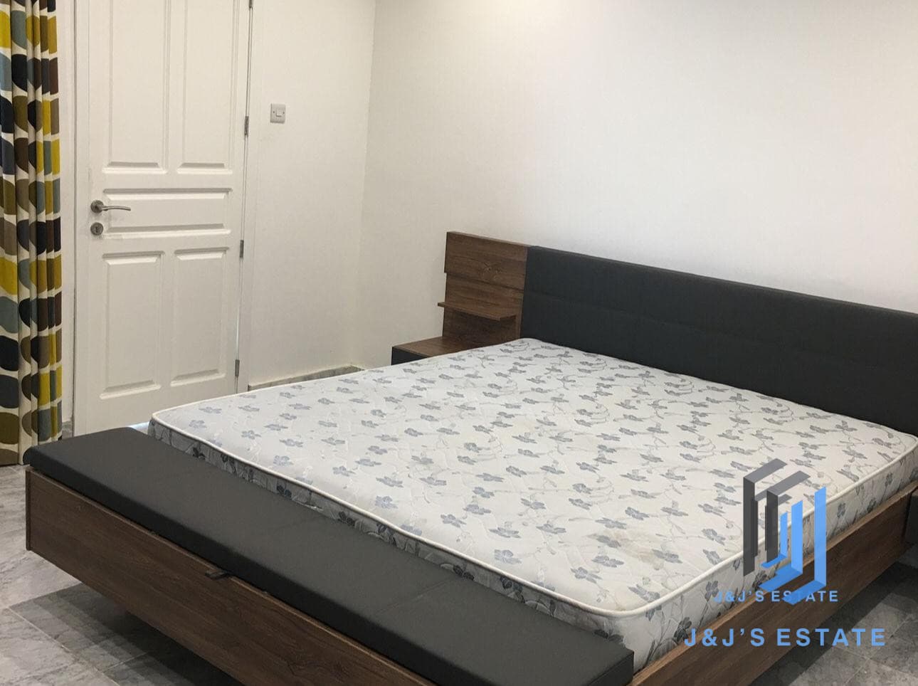 Modern 2-Bedroom Penthouse in Central Sliema · 10