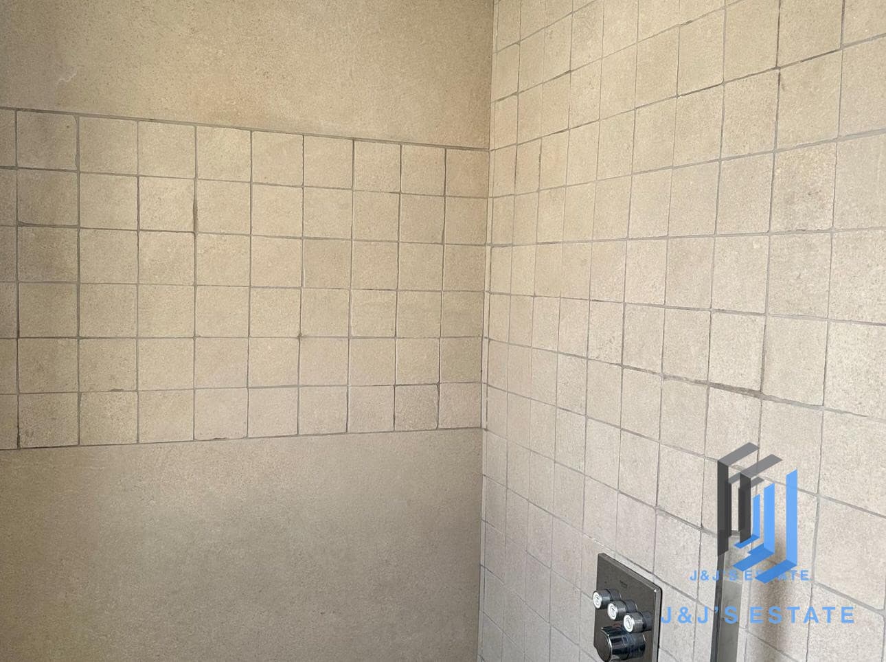 Modern 2-Bedroom Penthouse in Central Sliema · 13
