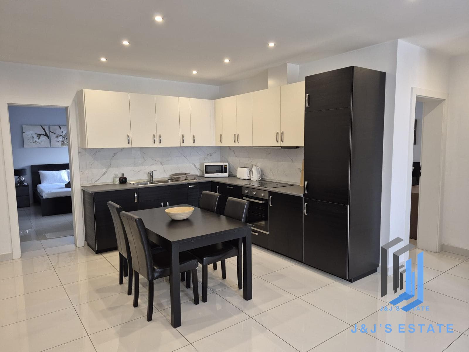 Three-bedroom apartment with ensuites in central Gzira · 1