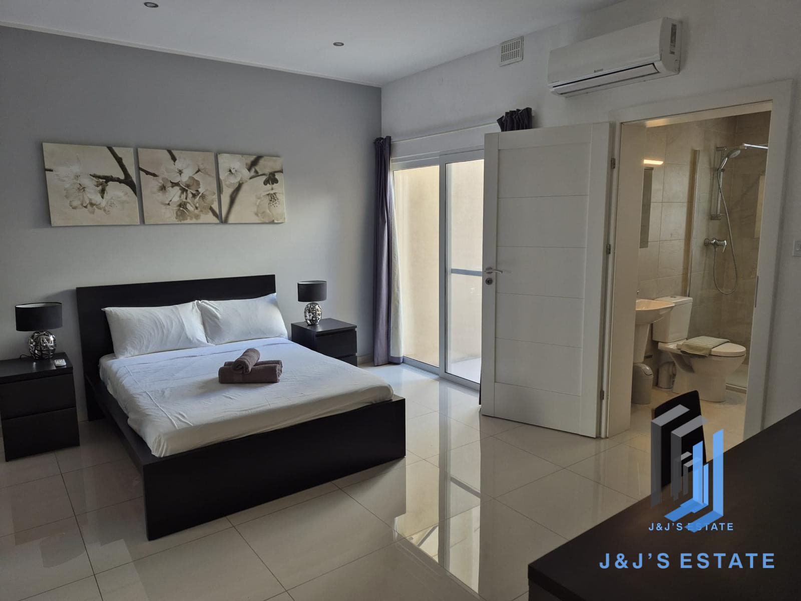 Three-bedroom apartment with ensuites in central Gzira · 10