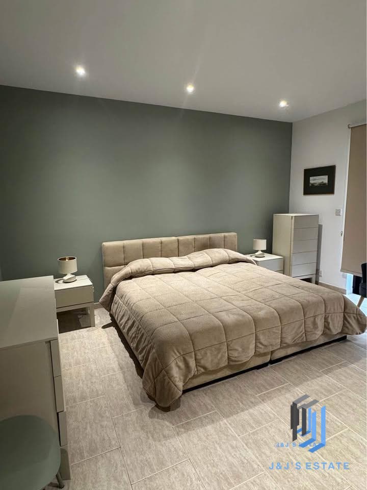 Modern 3-Bedroom Apartment in Sliema with Sea Views · 4