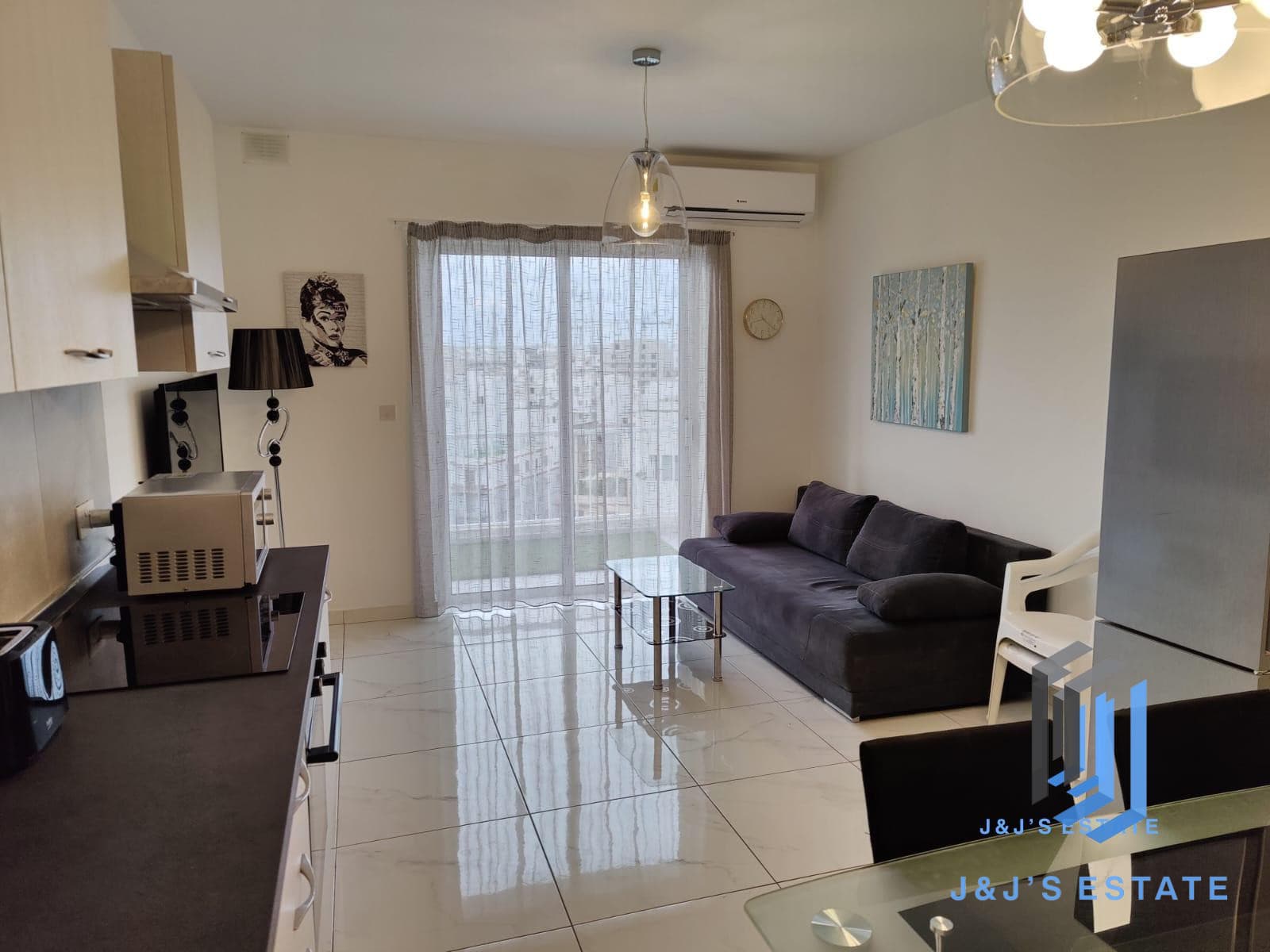 Modern 2-Bedroom Apartment in Central Gzira