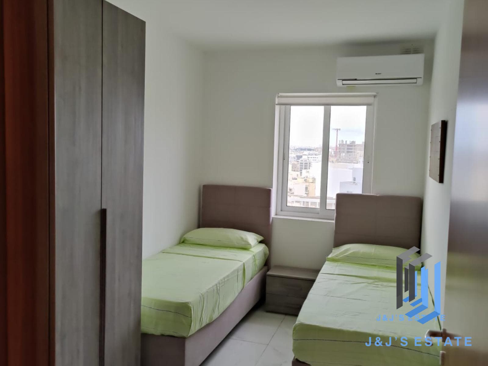 Modern 2-Bedroom Apartment in Central Gzira · 4