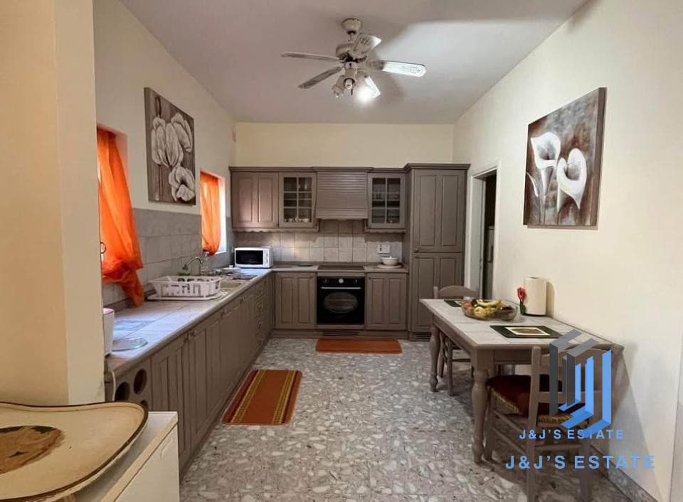 Furnished 2-Bedroom Apartment in Sliema · 8
