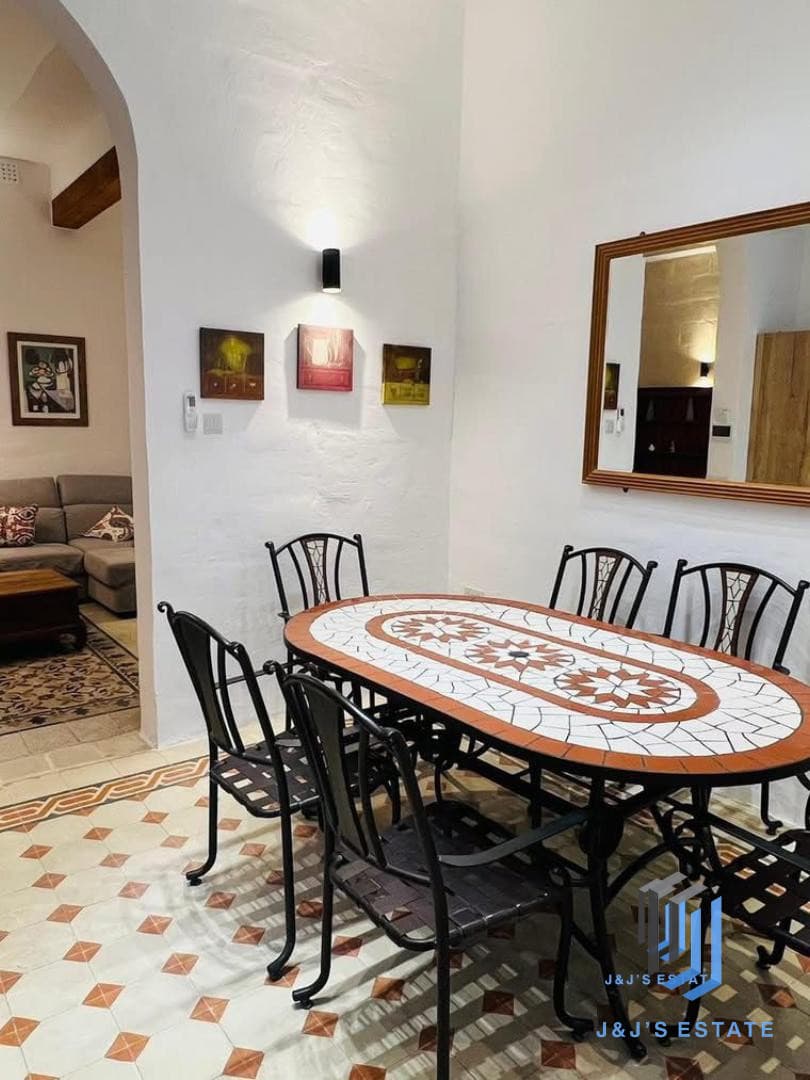 Newly Renovated 3-Bedroom Townhouse in Sliema · 8