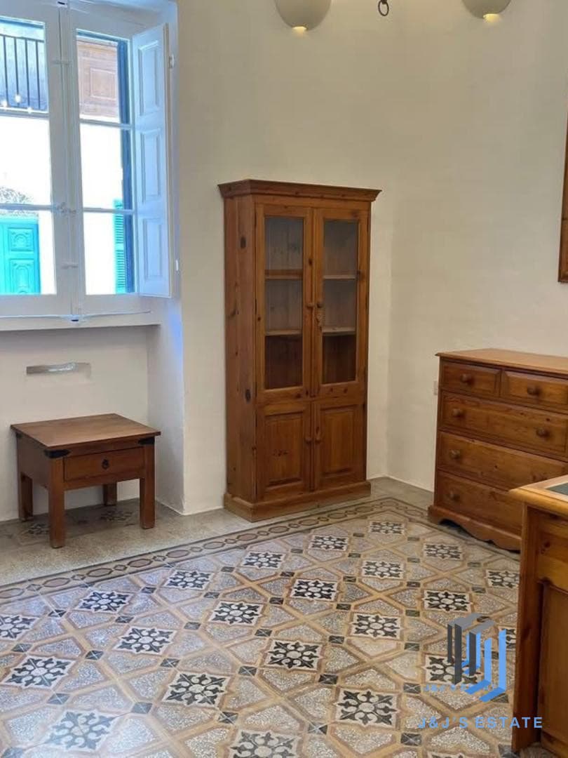 Newly Renovated 3-Bedroom Townhouse in Sliema · 16