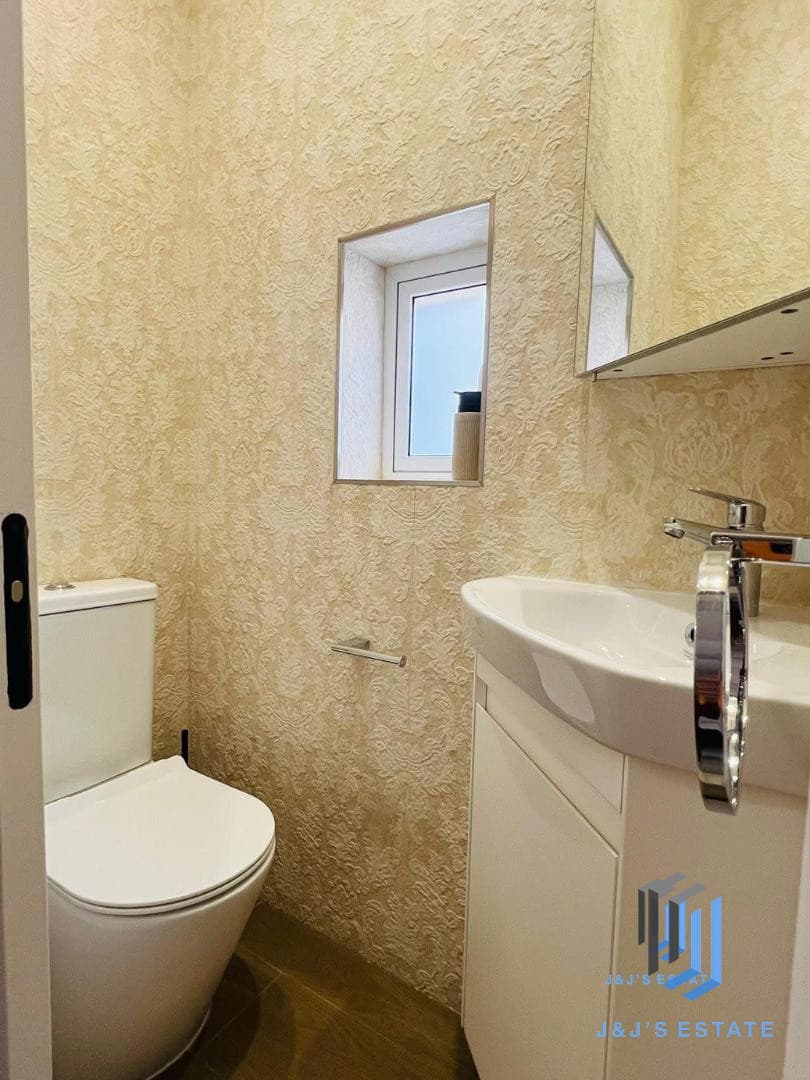 Newly Renovated 3-Bedroom Townhouse in Sliema · 17