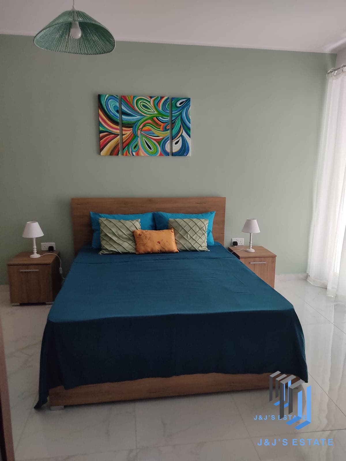 Three-bedroom apartment with terrace in central St Julian's · 6