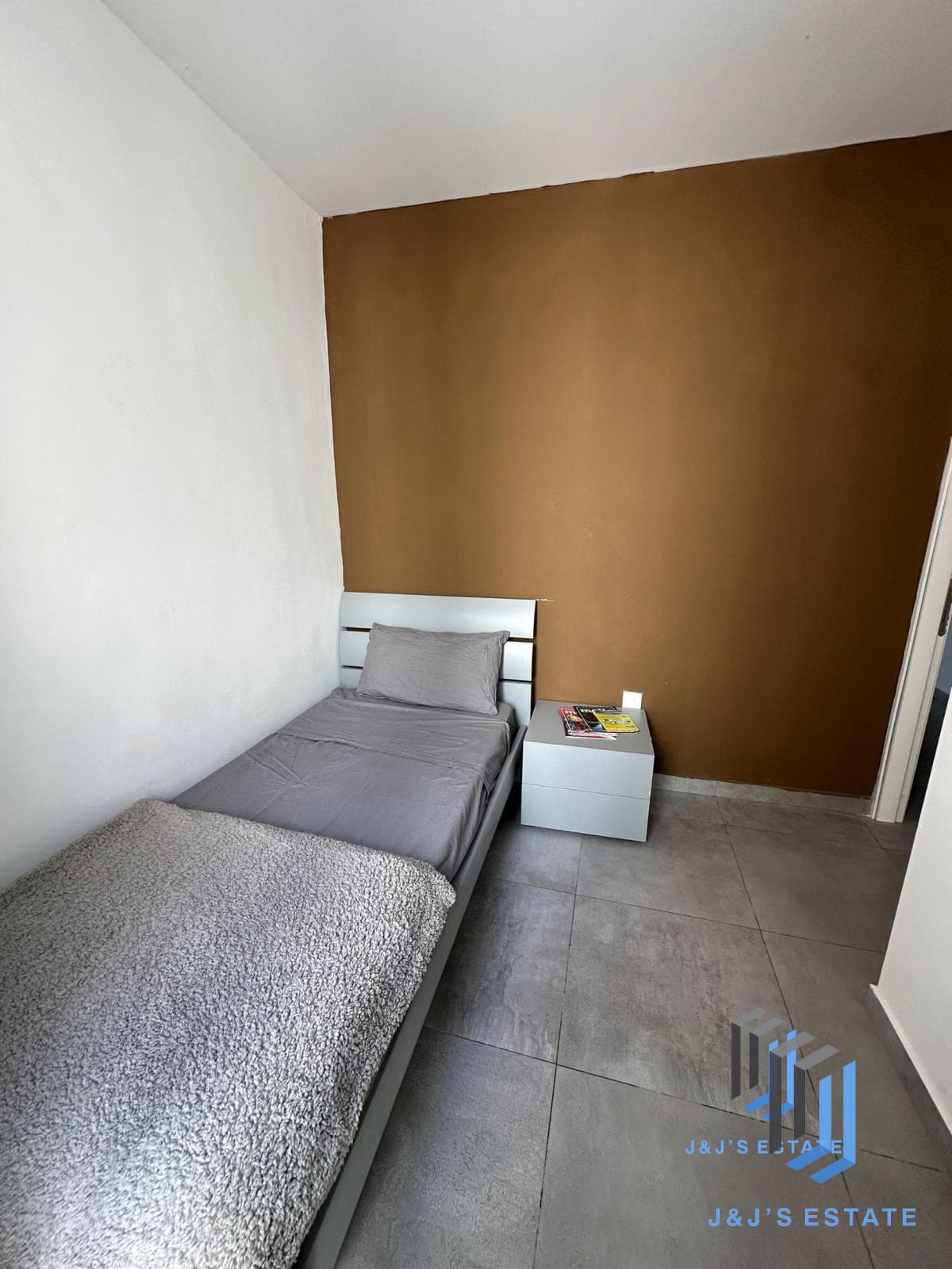 Modern 2-Bedroom Duplex Penthouse in Gzira with Terrace · 2