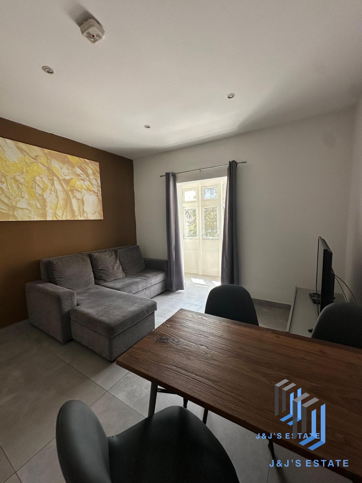 Modern 1st Floor Apartment in Central Gzira · 3