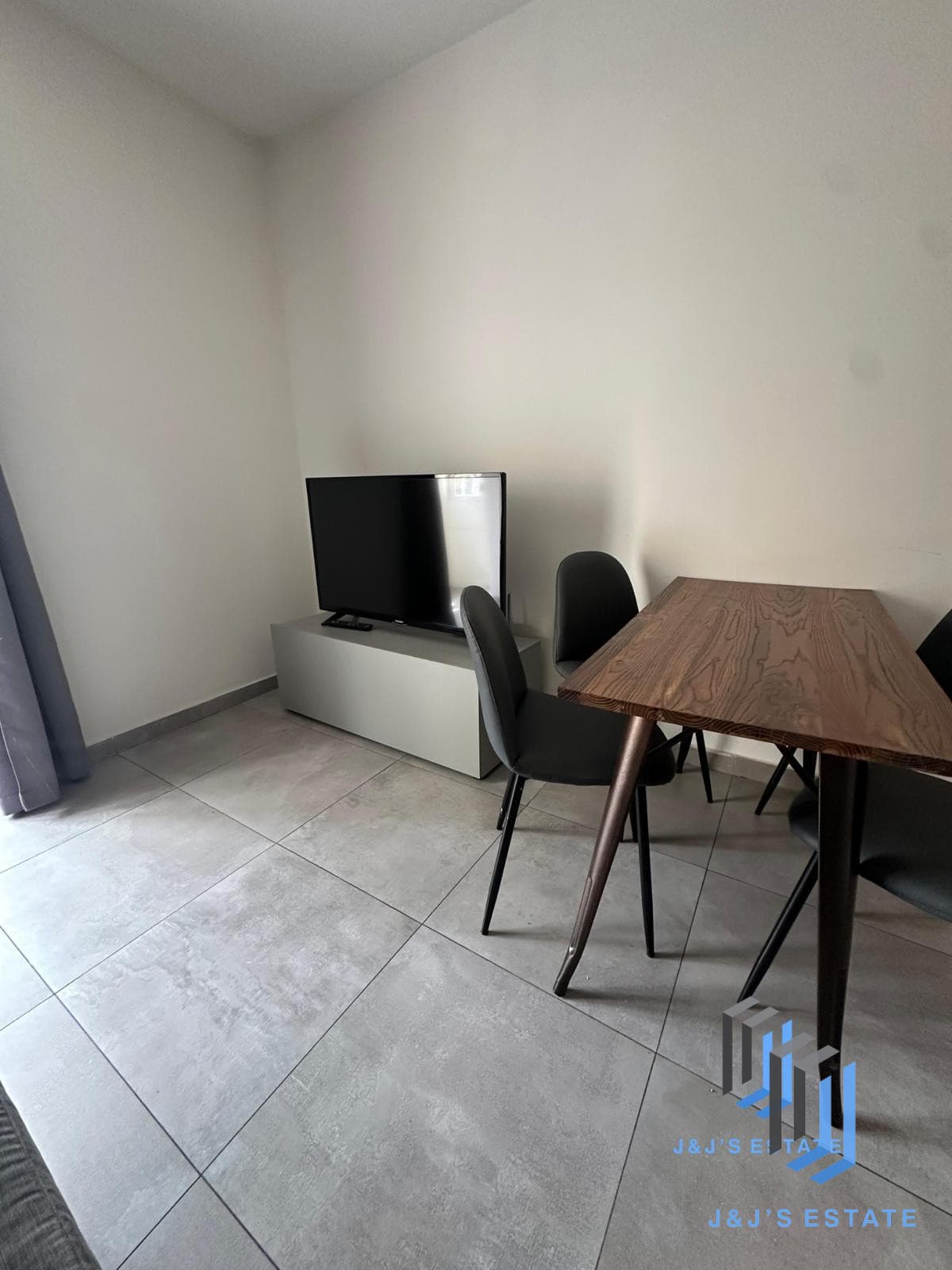 Modern 2nd Floor Apartment in Central Gzira · 1