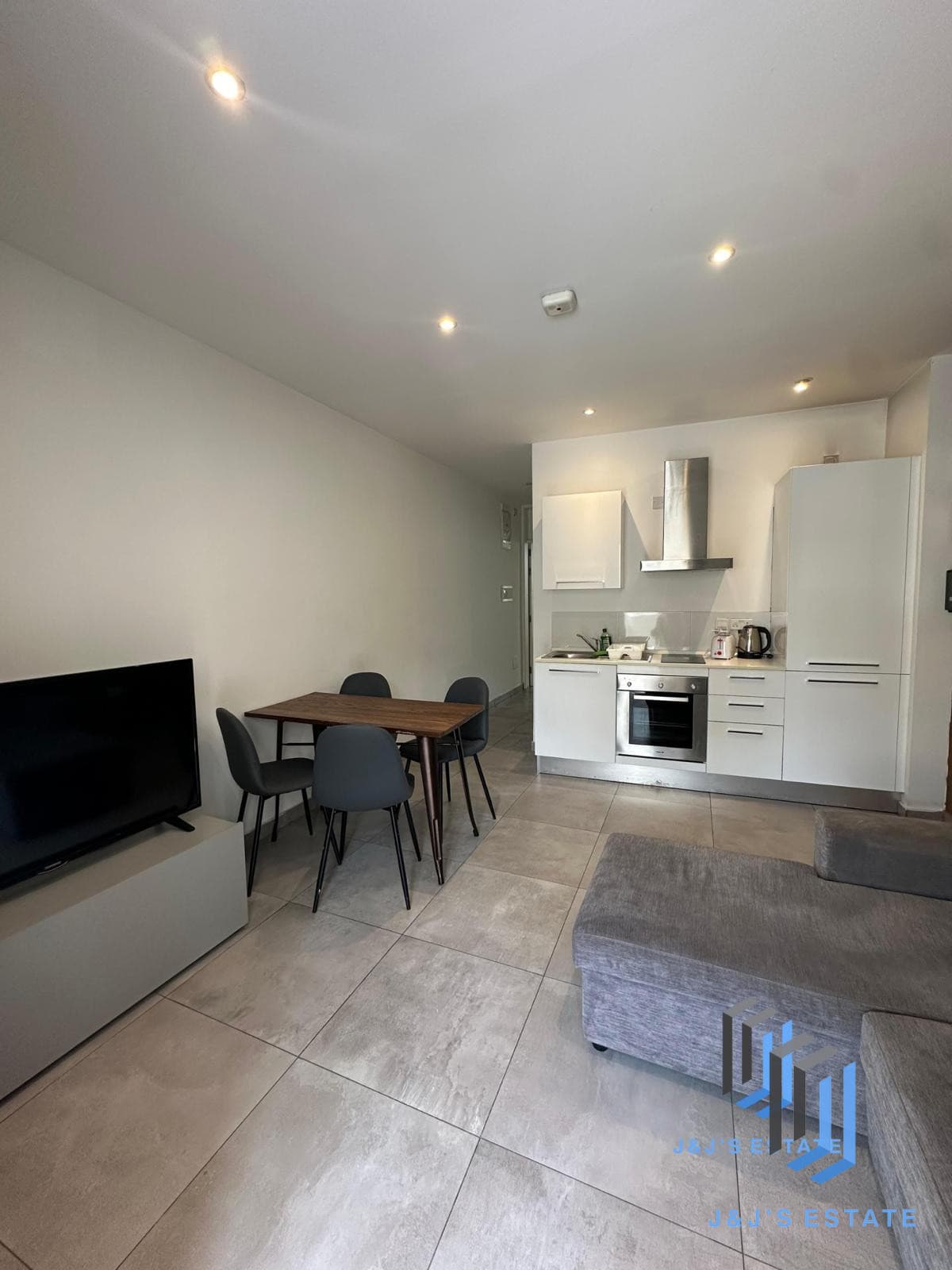 Modern Apartment in Central Gzira · 4