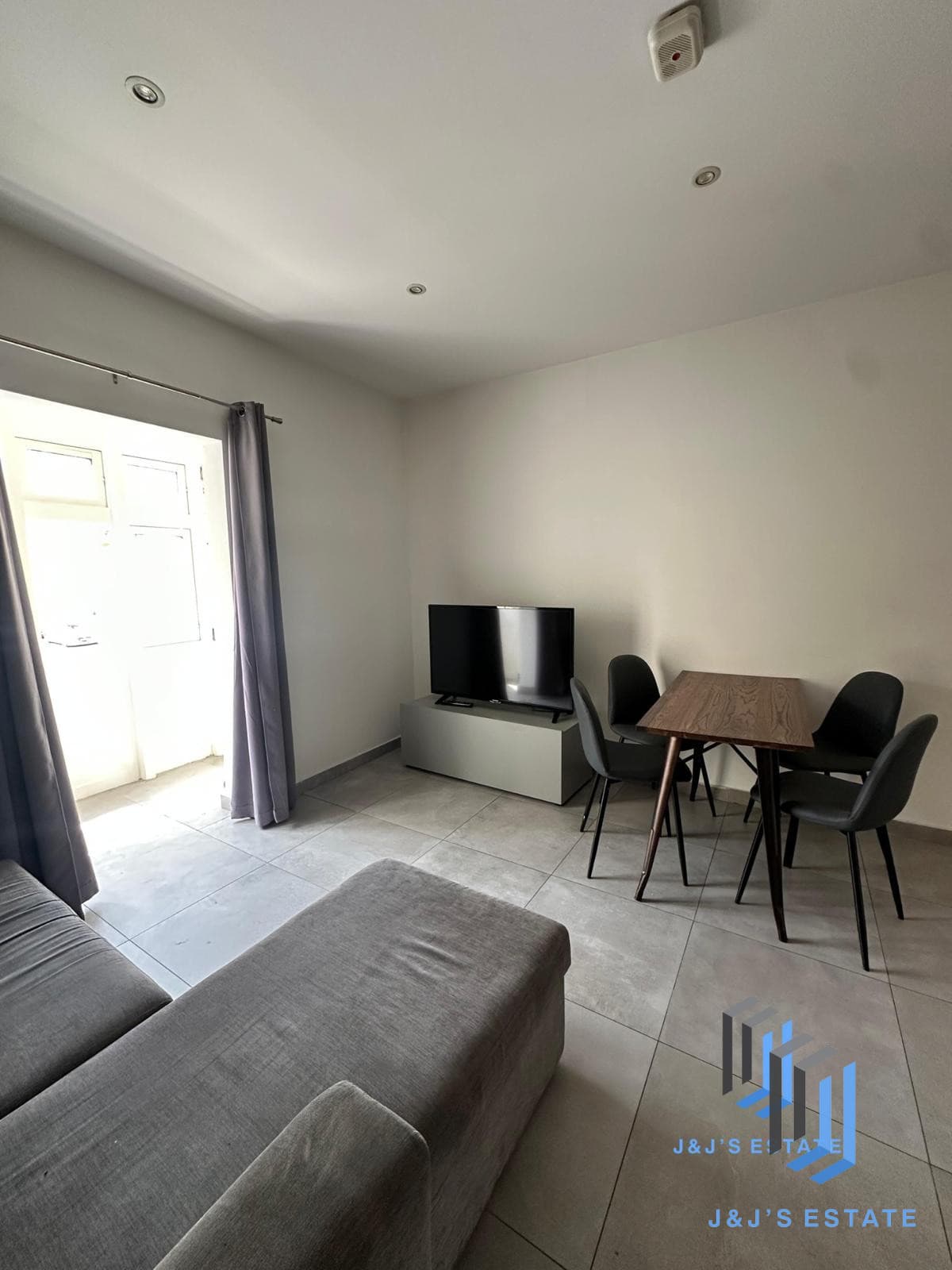 Modern Apartment in Central Gzira · 5