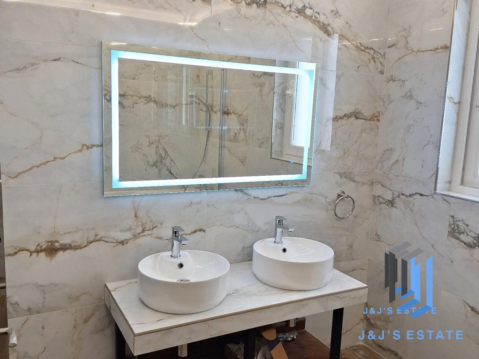 Spacious 3-Bedroom Apartment in Balzan · 4