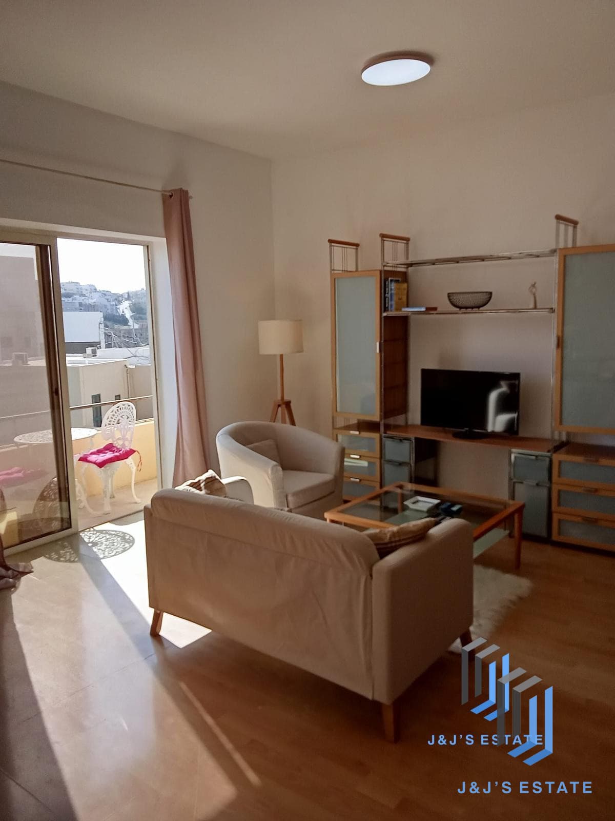 Modern 2-Bedroom Apartment in Swieqi · 1