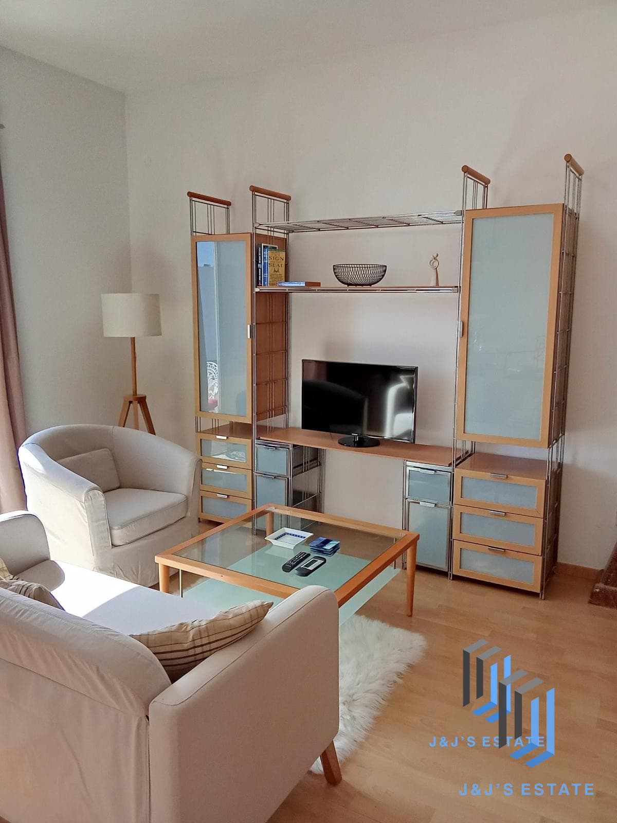 Modern 2-Bedroom Apartment in Swieqi · 3