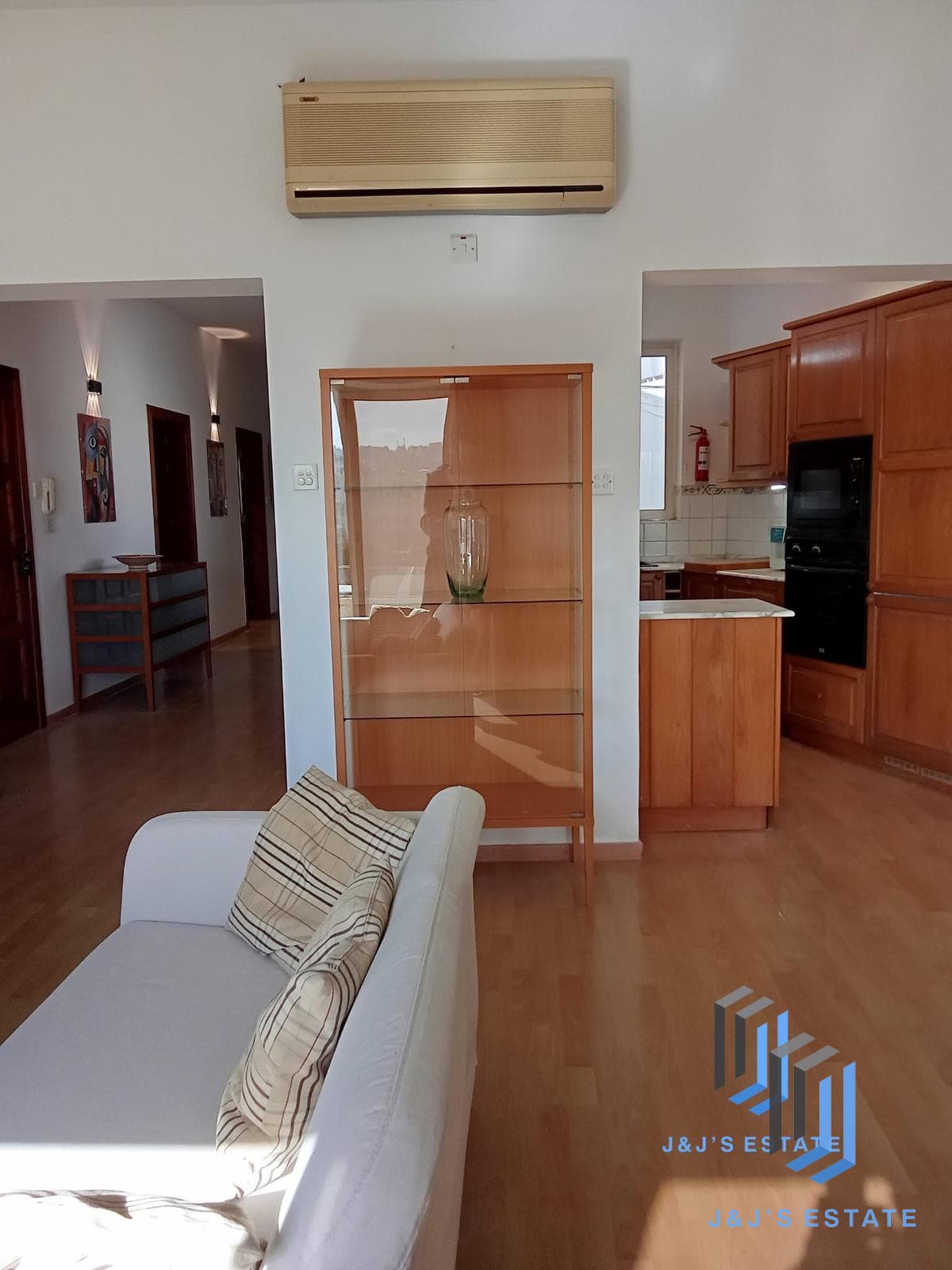 Modern 2-Bedroom Apartment in Swieqi · 4