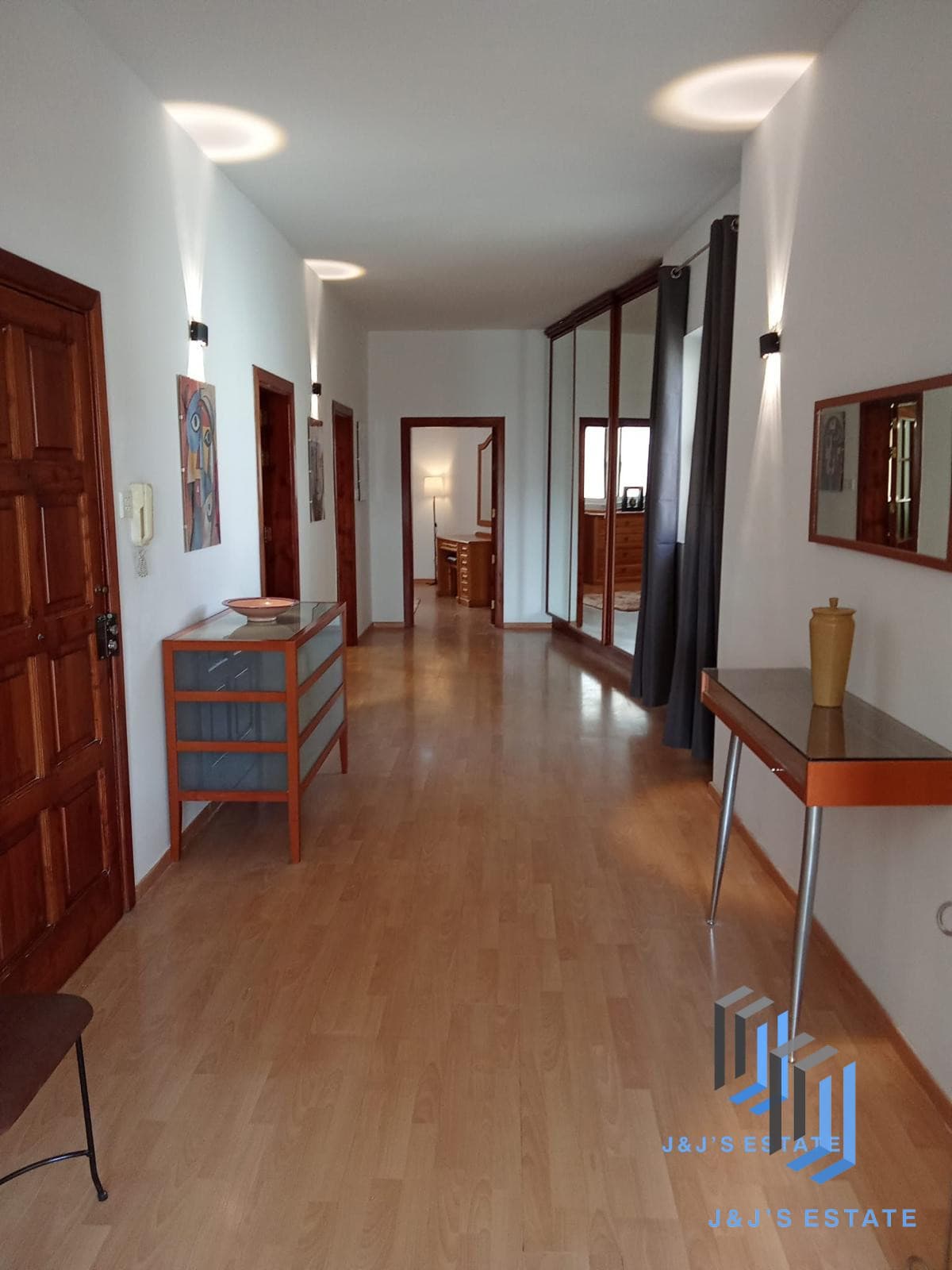 Modern 2-Bedroom Apartment in Swieqi · 12